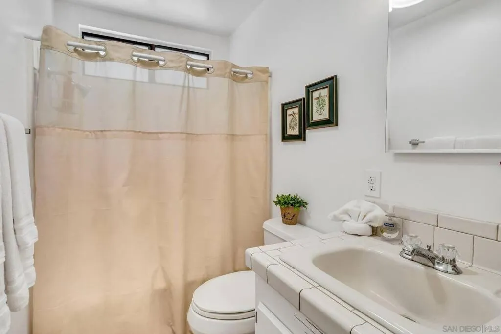 Shower in Pine Hills Cabin in Julian