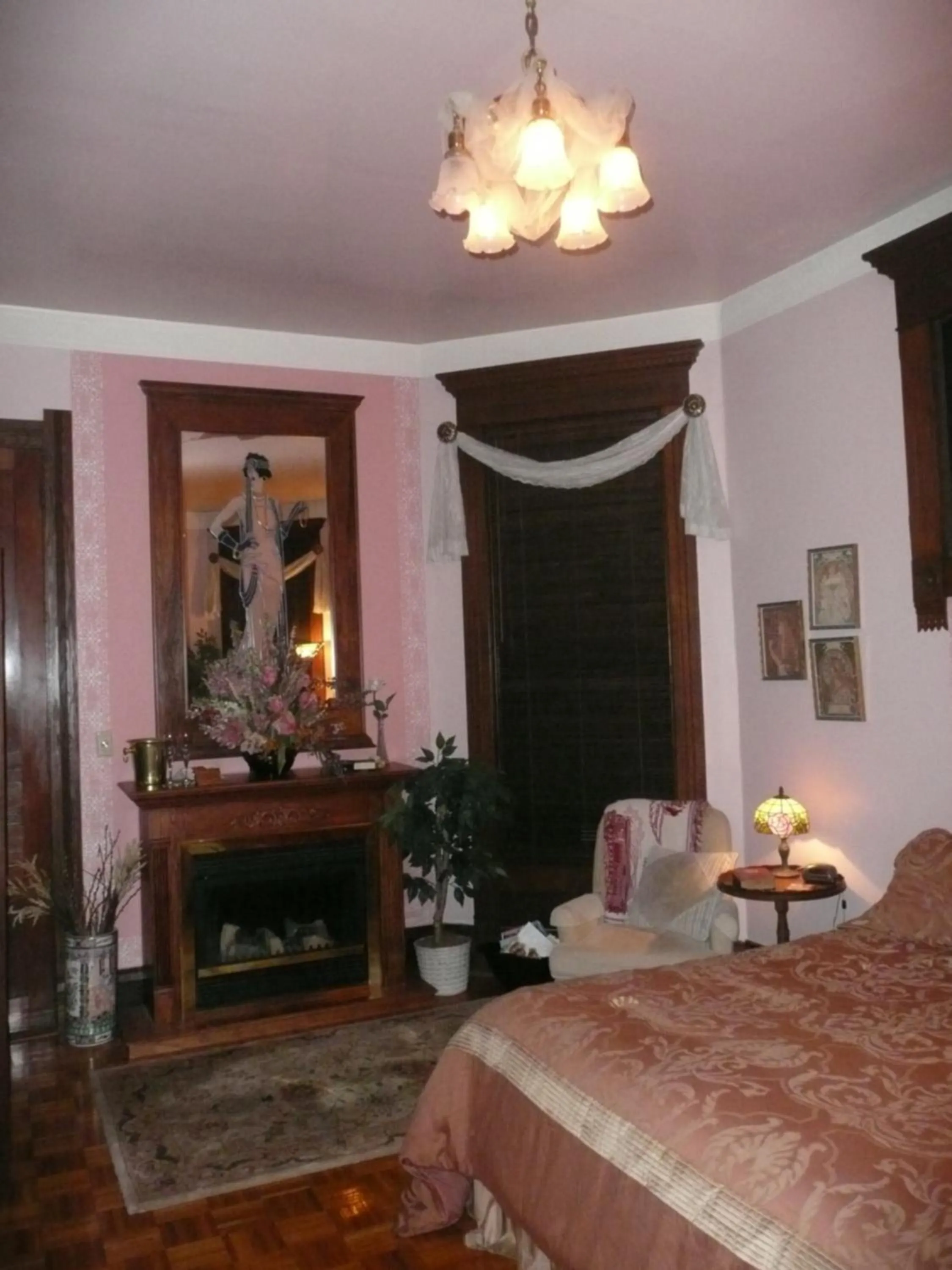 Bed in Old Northside Bed & Breakfast