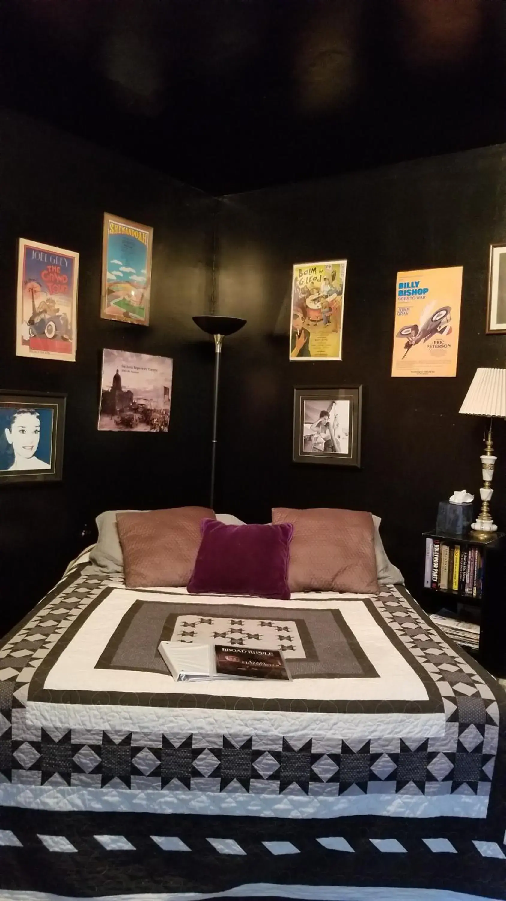 Deluxe Queen Room in Old Northside Bed & Breakfast Deluxe Queen Room in Old Northside Bed & Breakfast