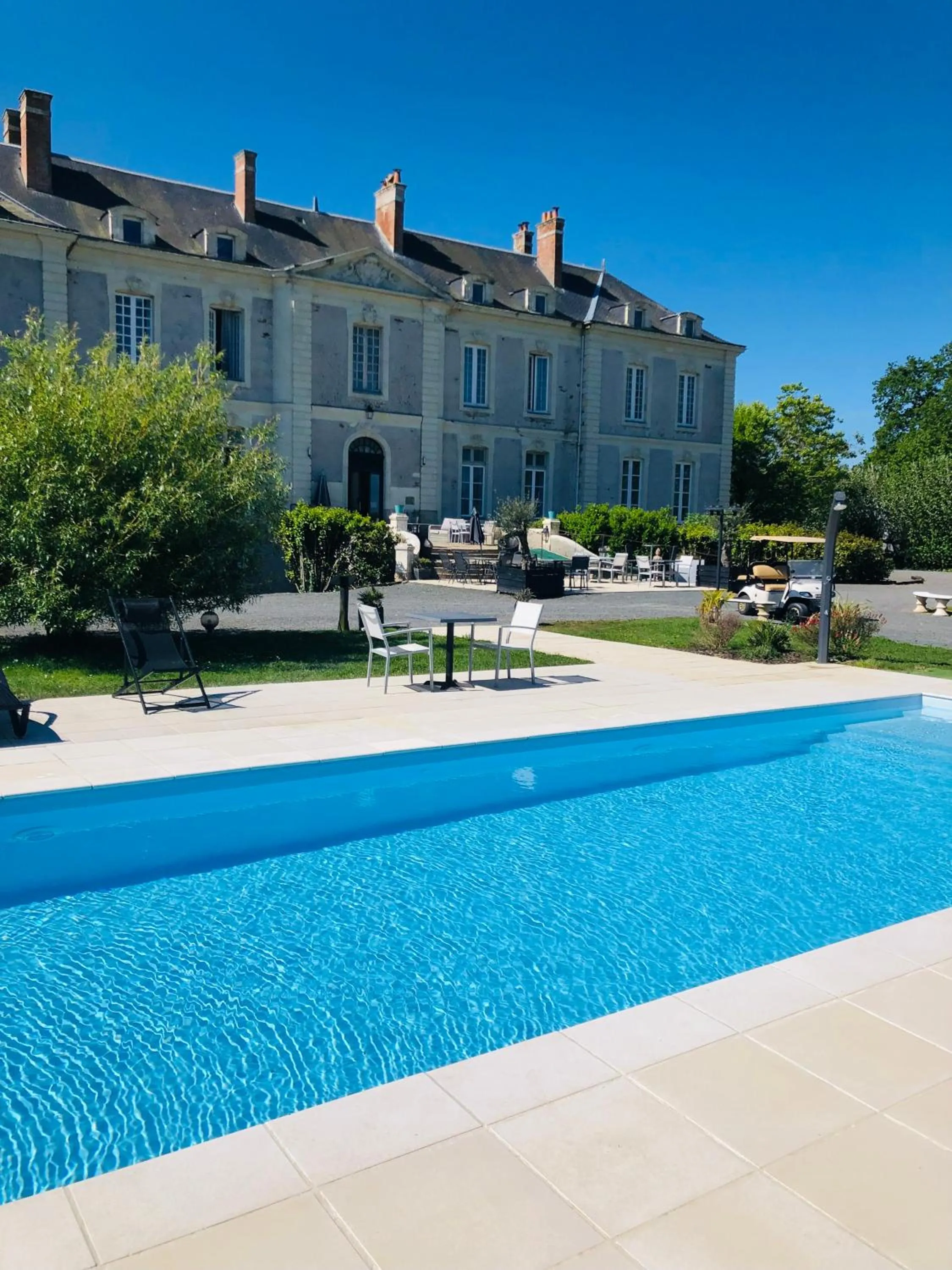 Property building in Hôtel Particulier CHÂTEAU DES MARAIS Proximité et vue sur le Lac de Grand lieu