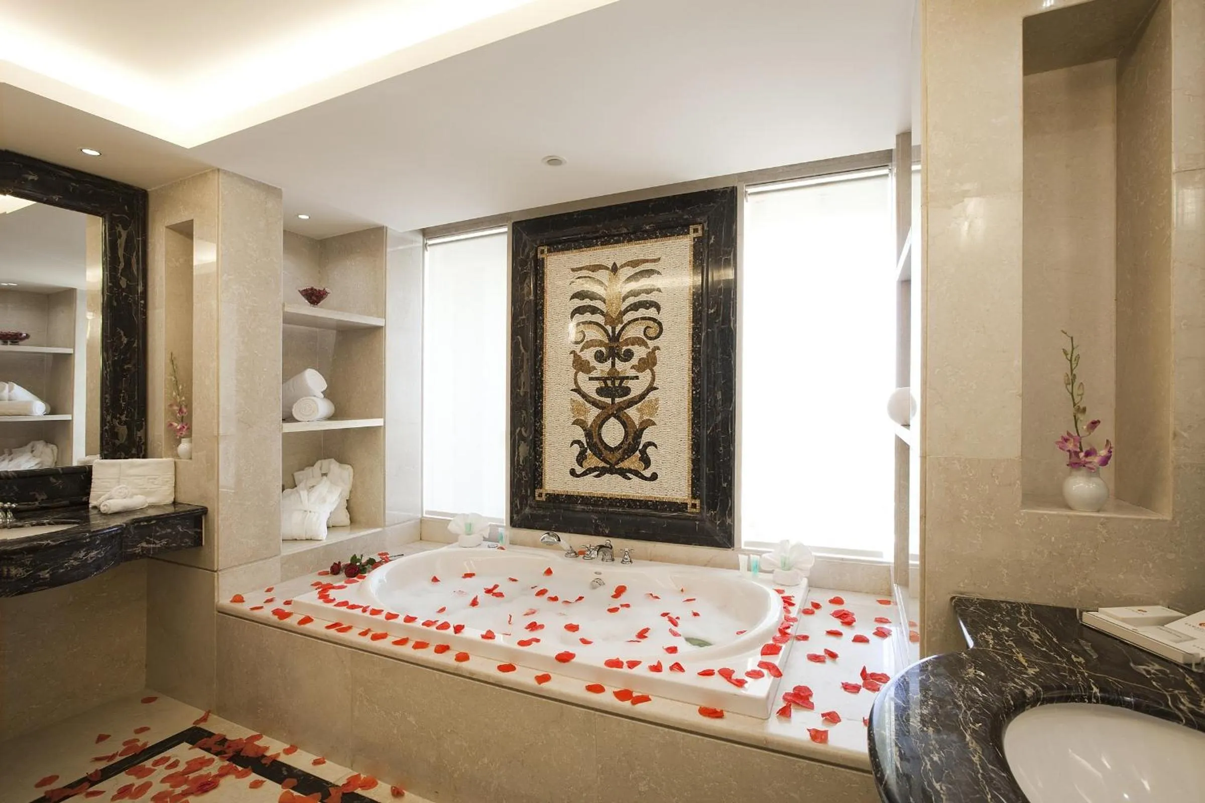 Bathroom, Bed in Ramada Plaza by Wyndham Beirut Raouche