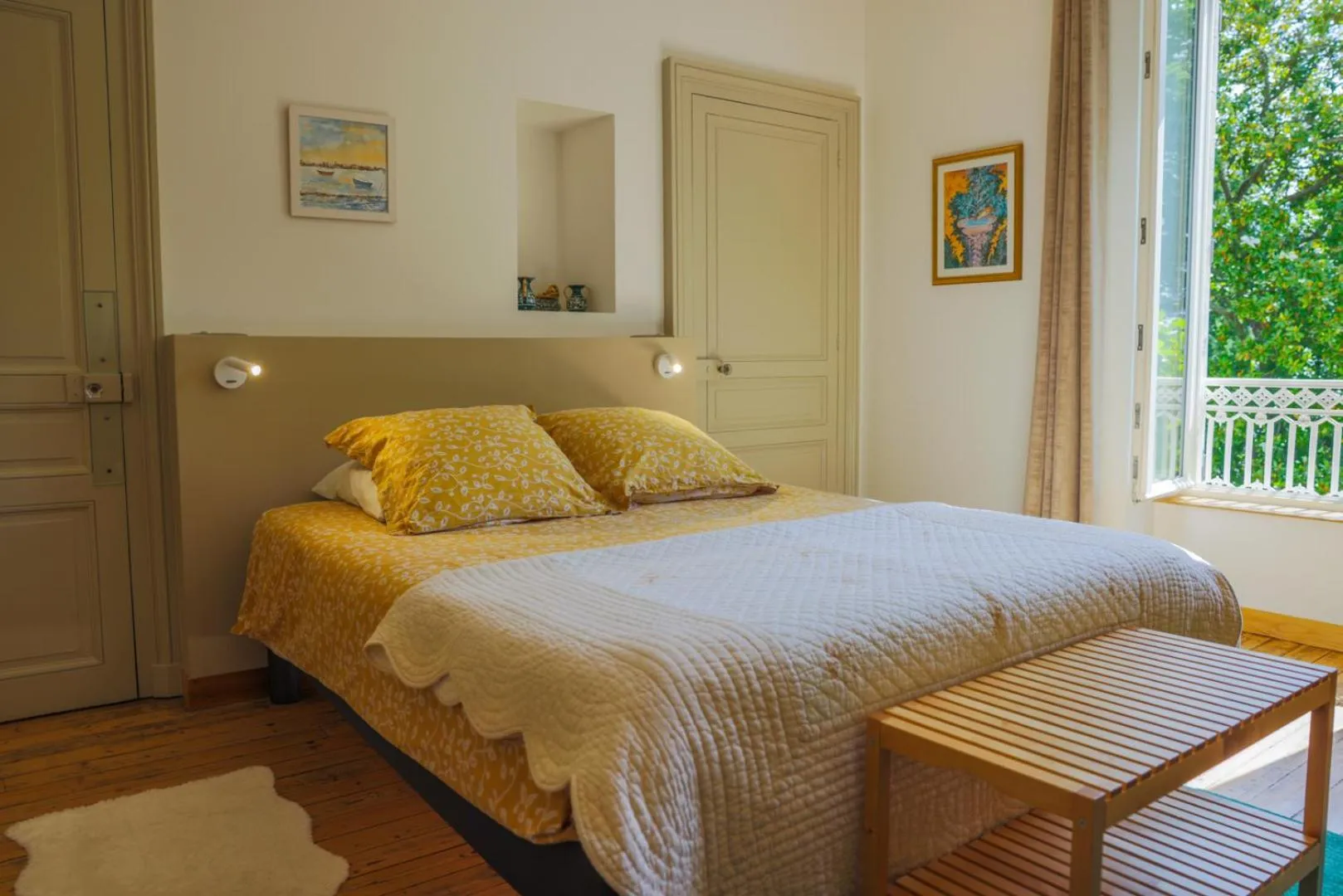 Photo of the whole room, Bed in Clos Ceres