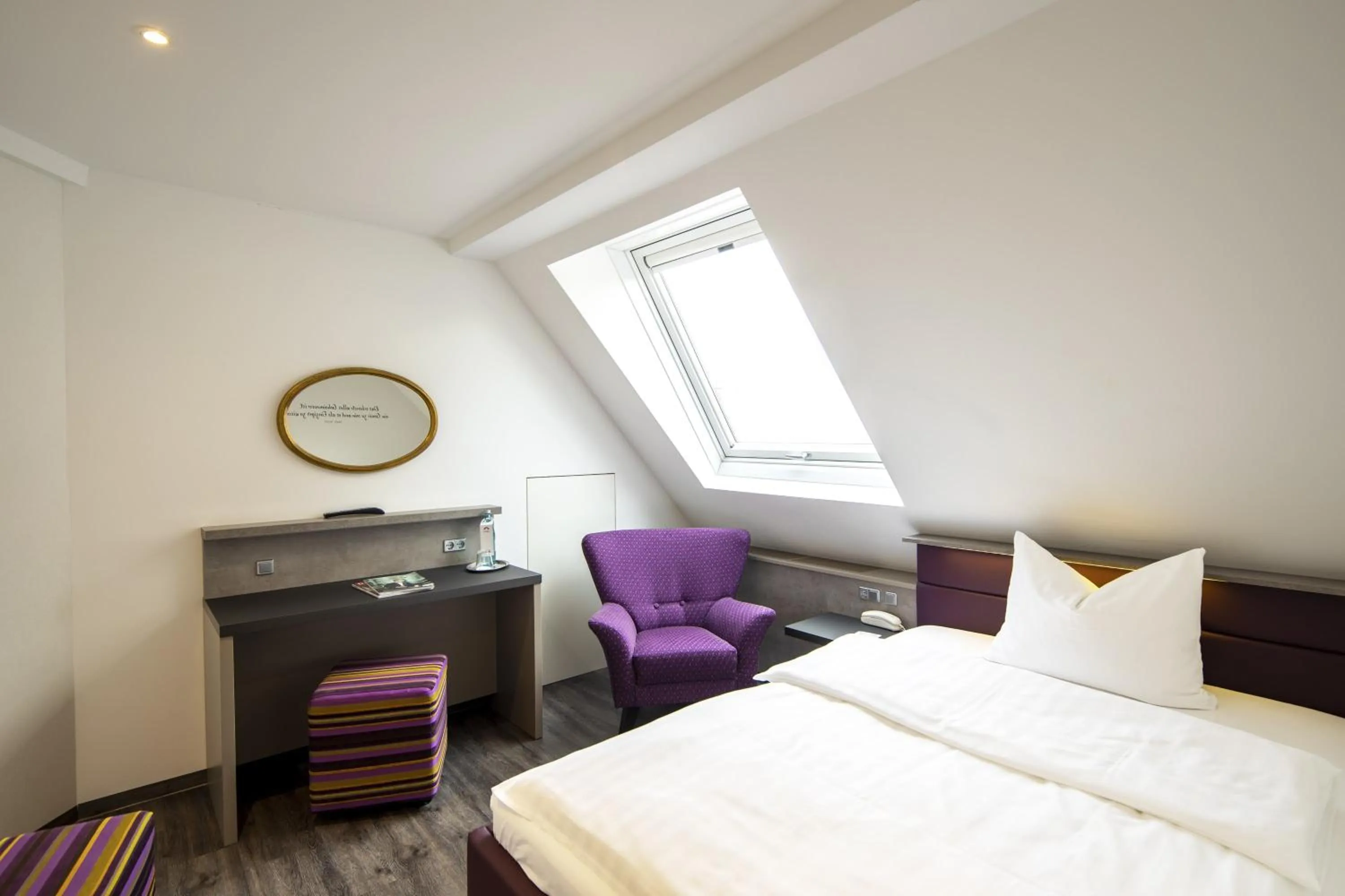 Bedroom, Bed in Hotel Gloria Superior