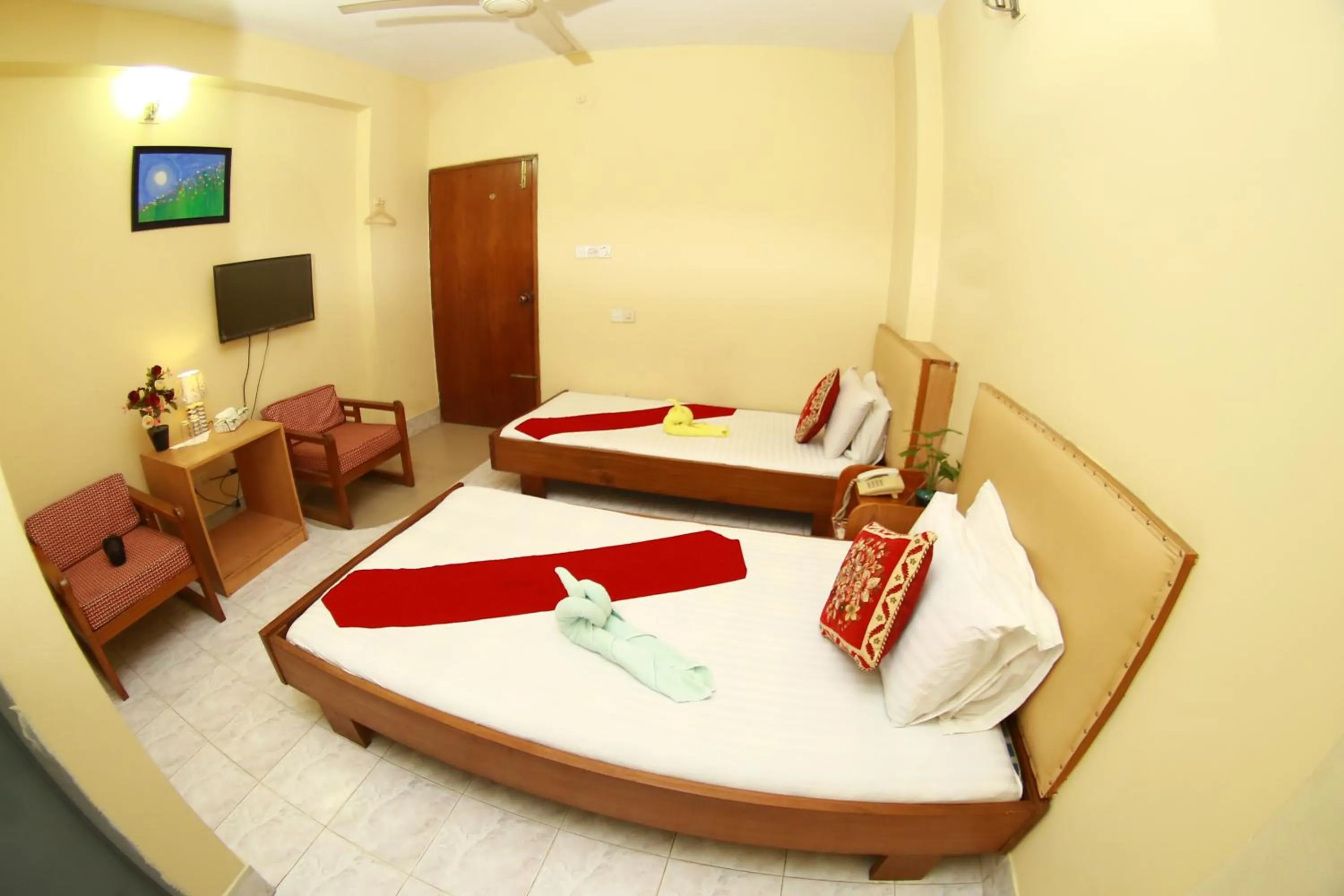 Living room, Bed in Hotel Farmis Garden