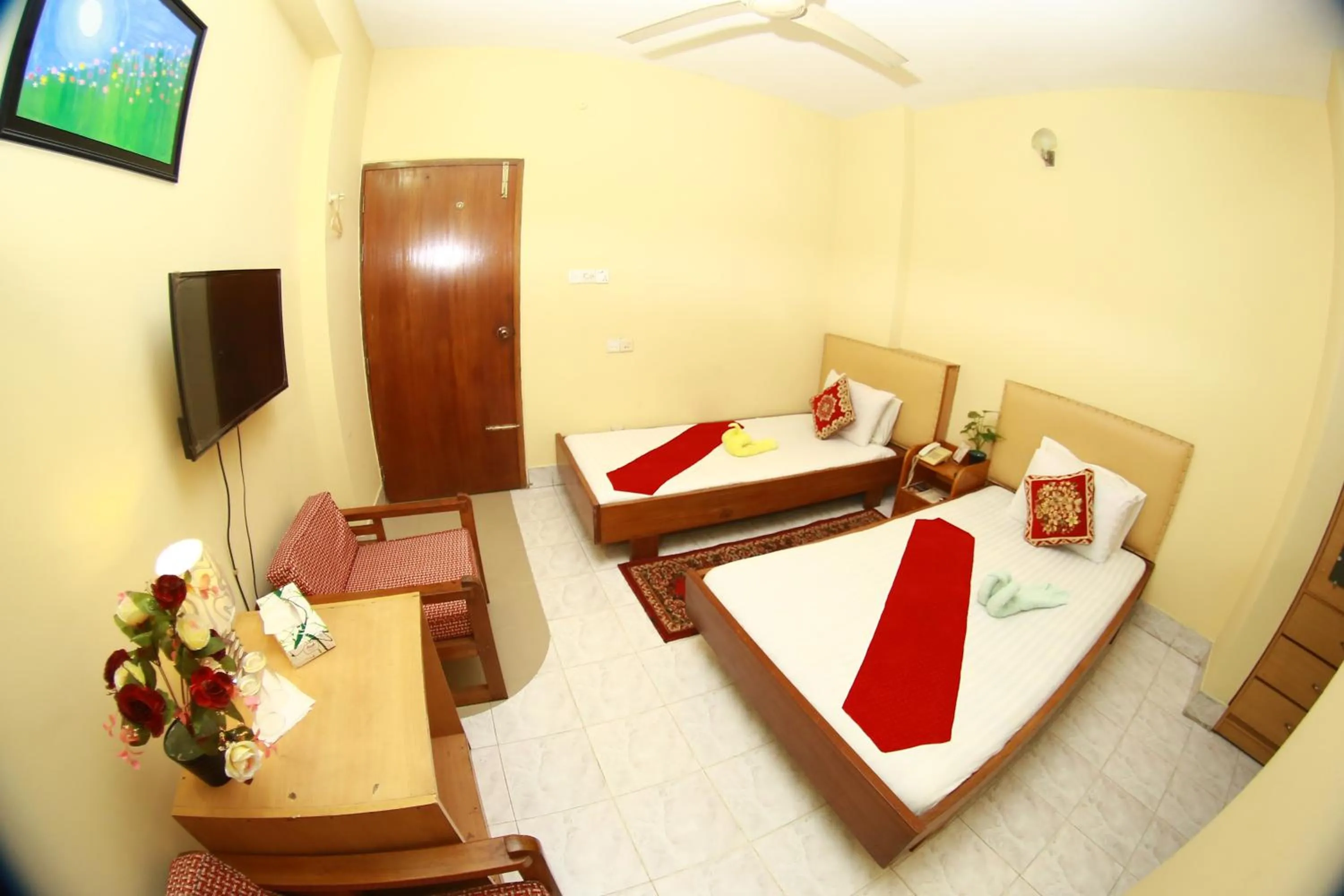 Living room, Bed in Hotel Farmis Garden