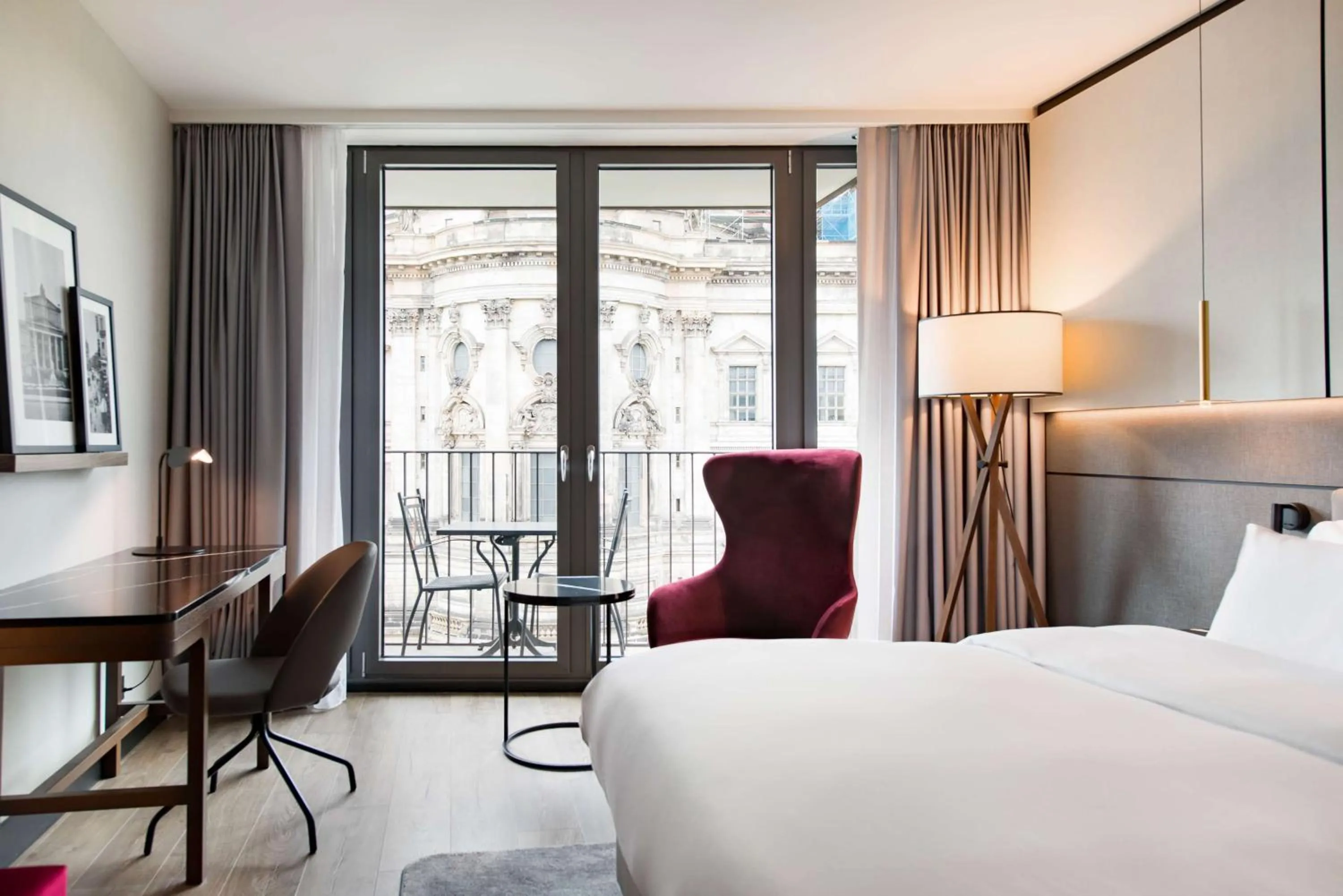 Balcony/Terrace, Bed in Radisson Collection Hotel, Berlin