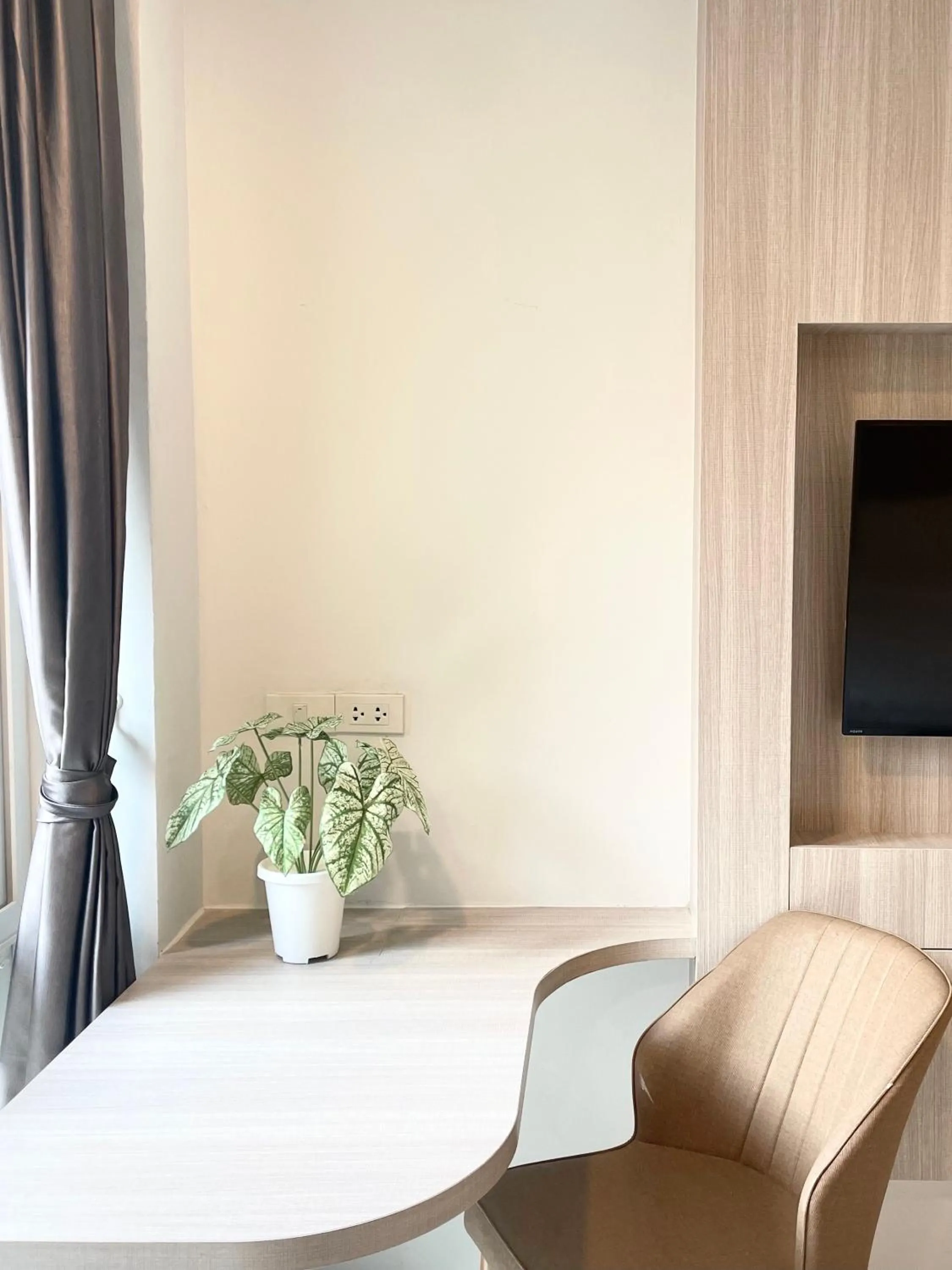 BEAR’S DEN HOTEL PATTAYA