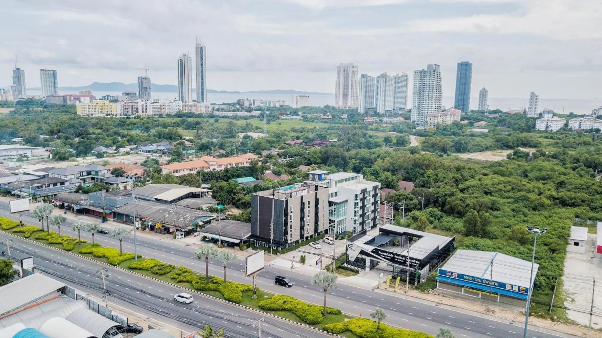 City view in BEAR’S DEN HOTEL PATTAYA