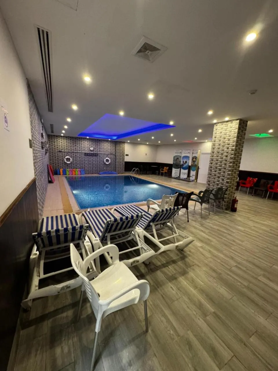 Swimming pool in Coupard Hotel