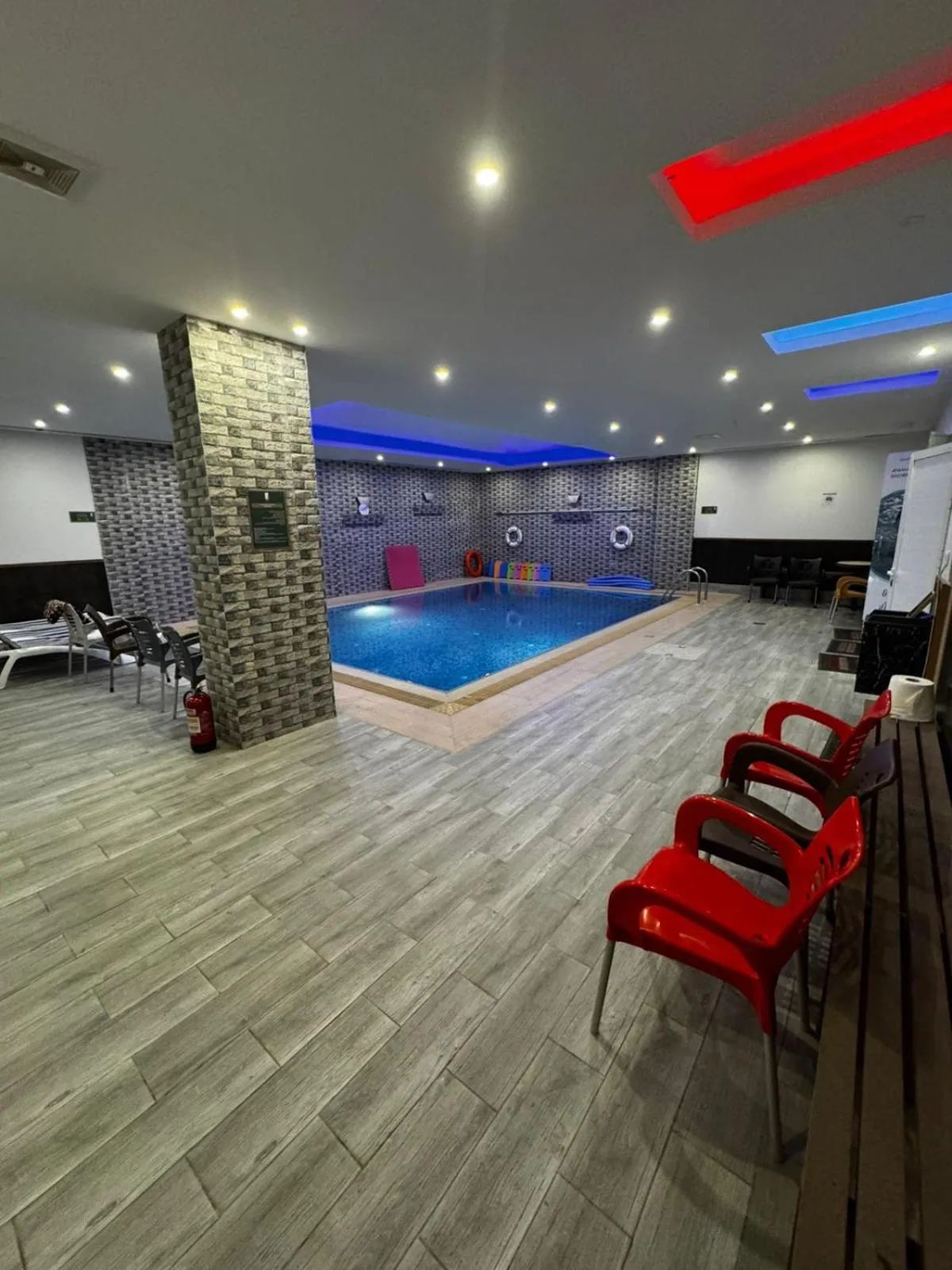 Swimming pool in Coupard Hotel