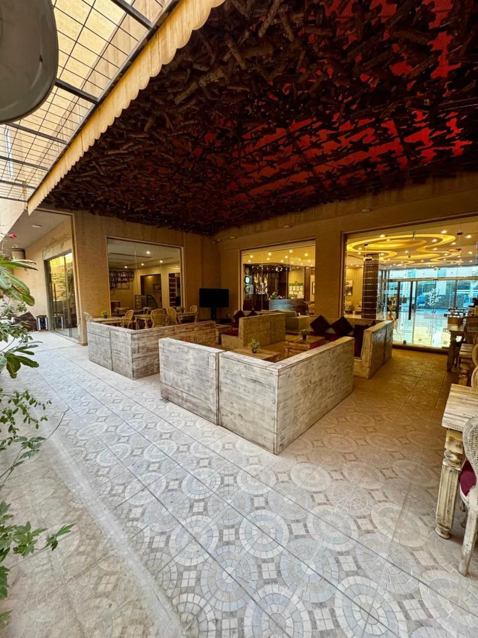 Coffee/tea facilities in Coupard Hotel