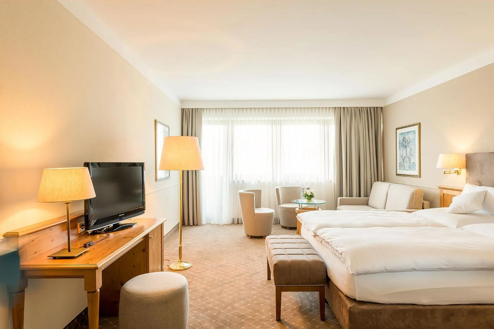 Photo of the whole room, Bed in Bauer Hotel und Restaurant