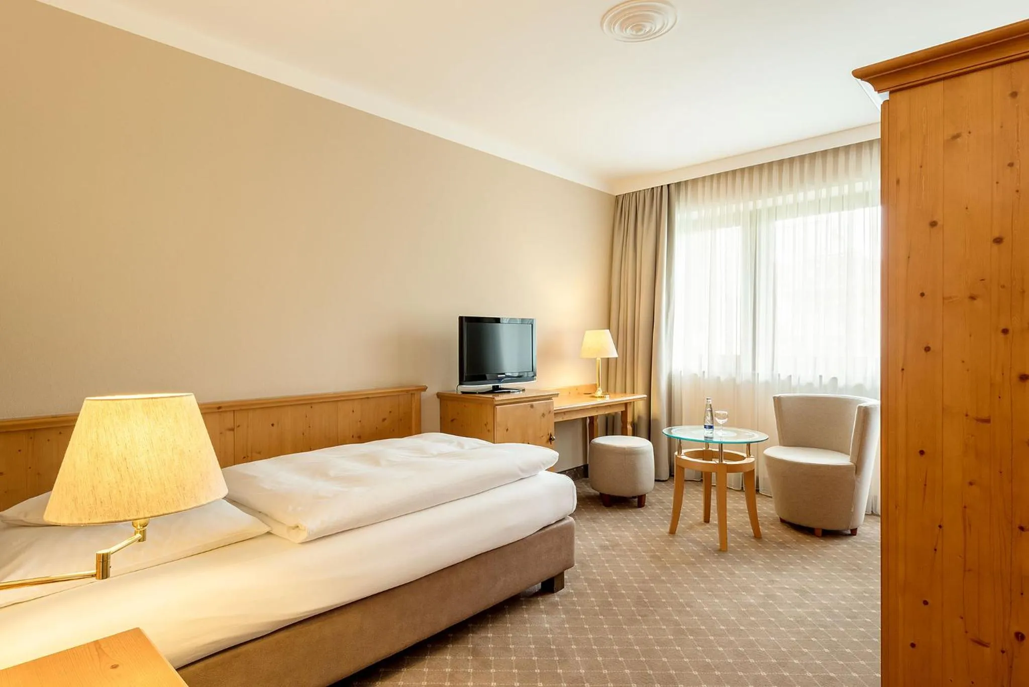 Photo of the whole room, Bed in Bauer Hotel und Restaurant