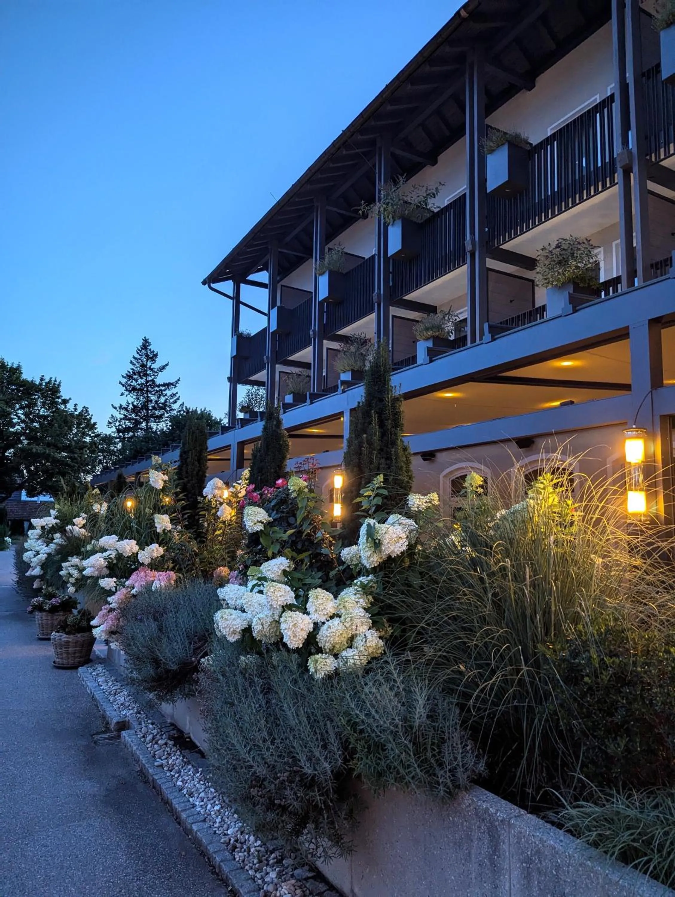 Property building in Bauer Hotel und Restaurant