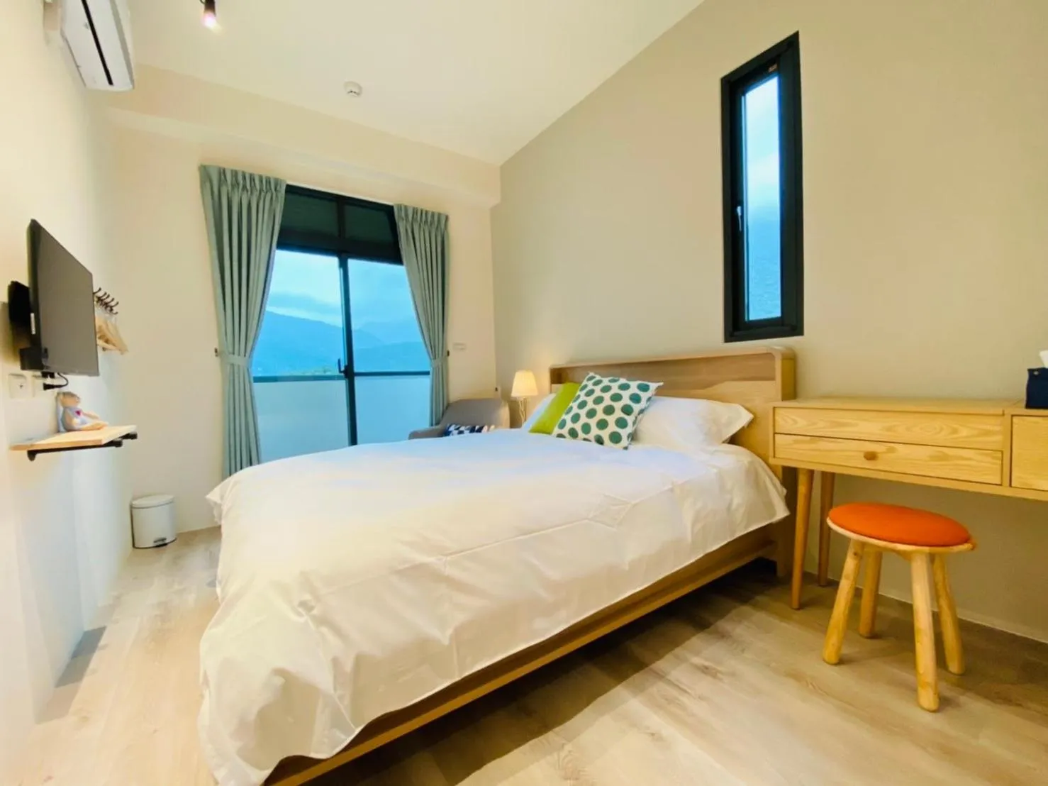 Bed in J.W Manbo Taroko