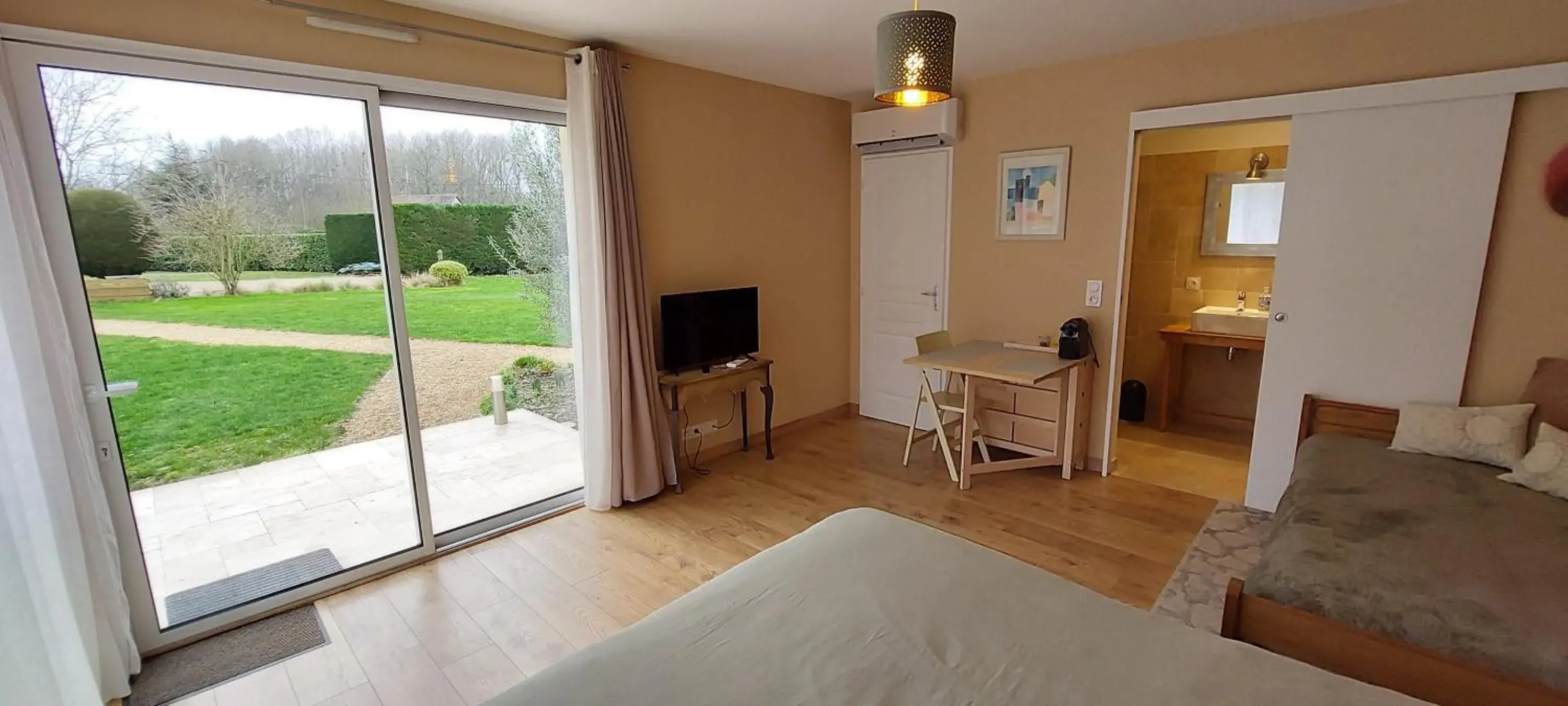 Triple Room with Garden View in Les Trois Provinces Triple Room with Garden View in Les Trois Provinces