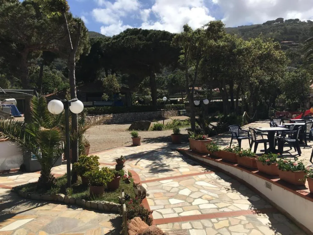 Restaurant/places to eat in Mandel 2 Residence by Mandel club