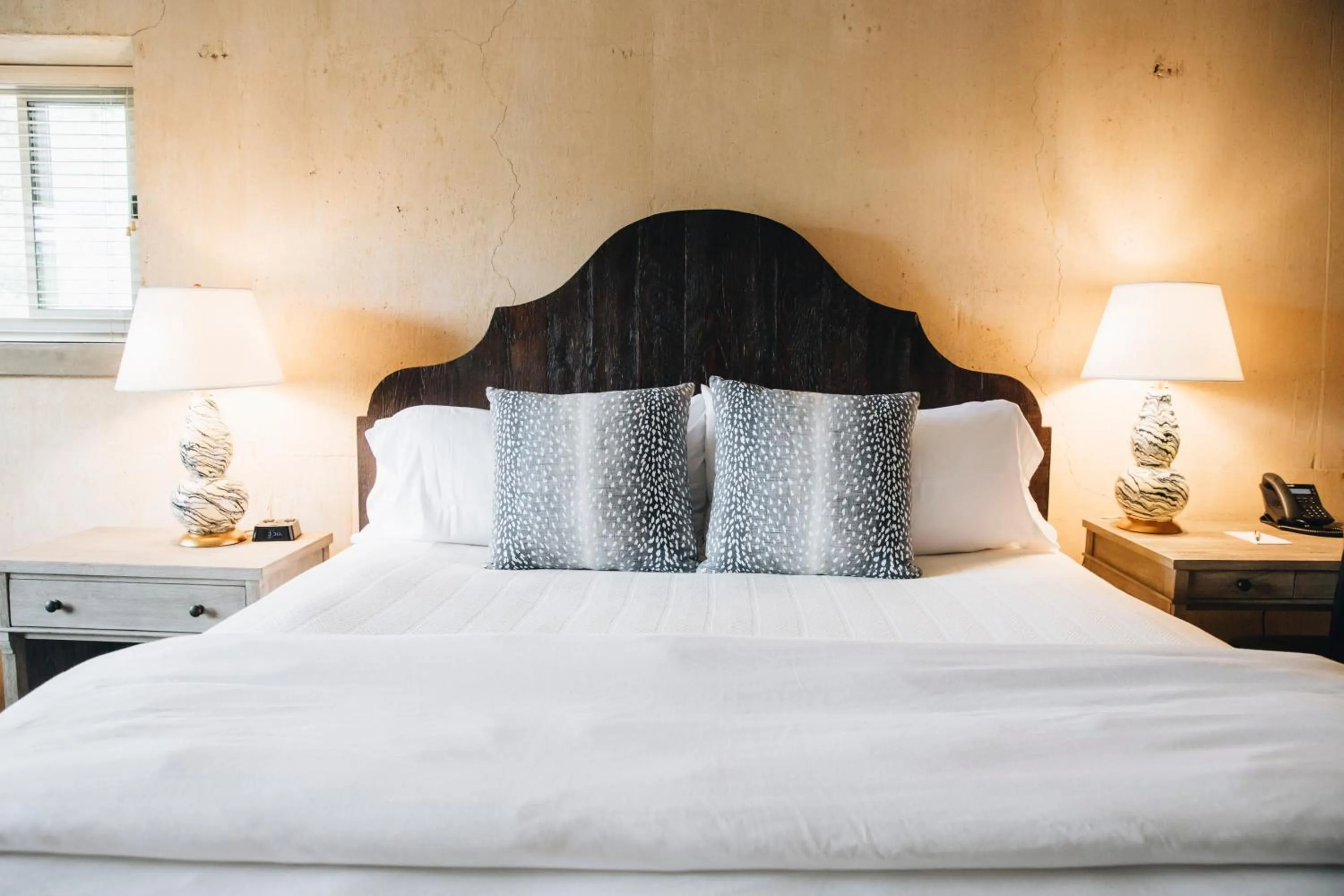 Bedroom, Bed in Seven Branches Venue and Inn