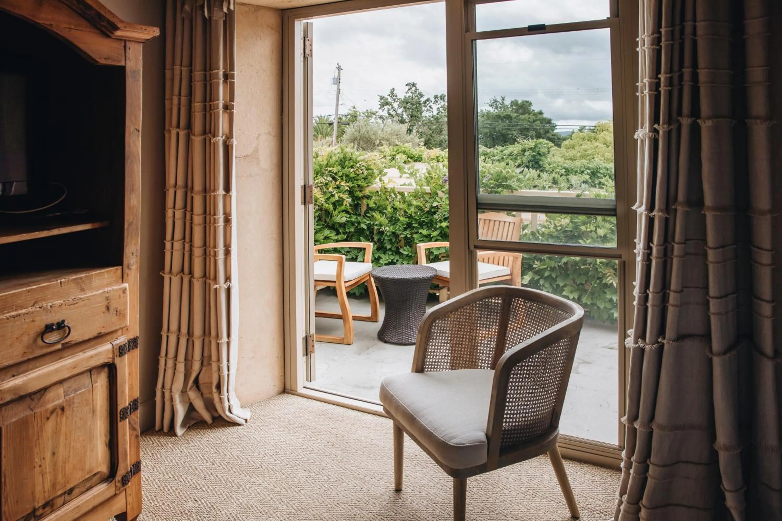 Day in Seven Branches Venue and Inn