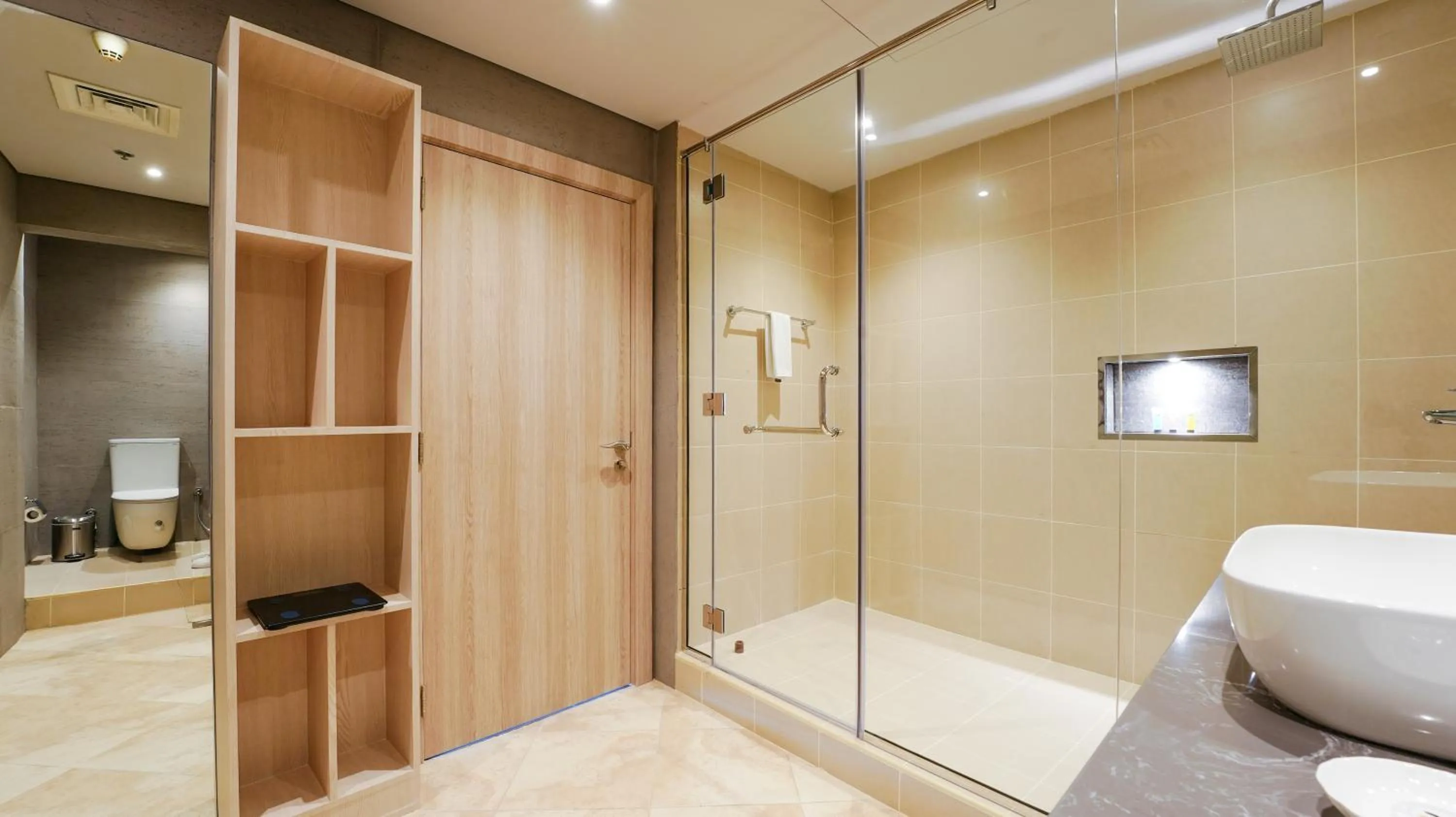 Shower in Blue Beach Tower The Walk JBR