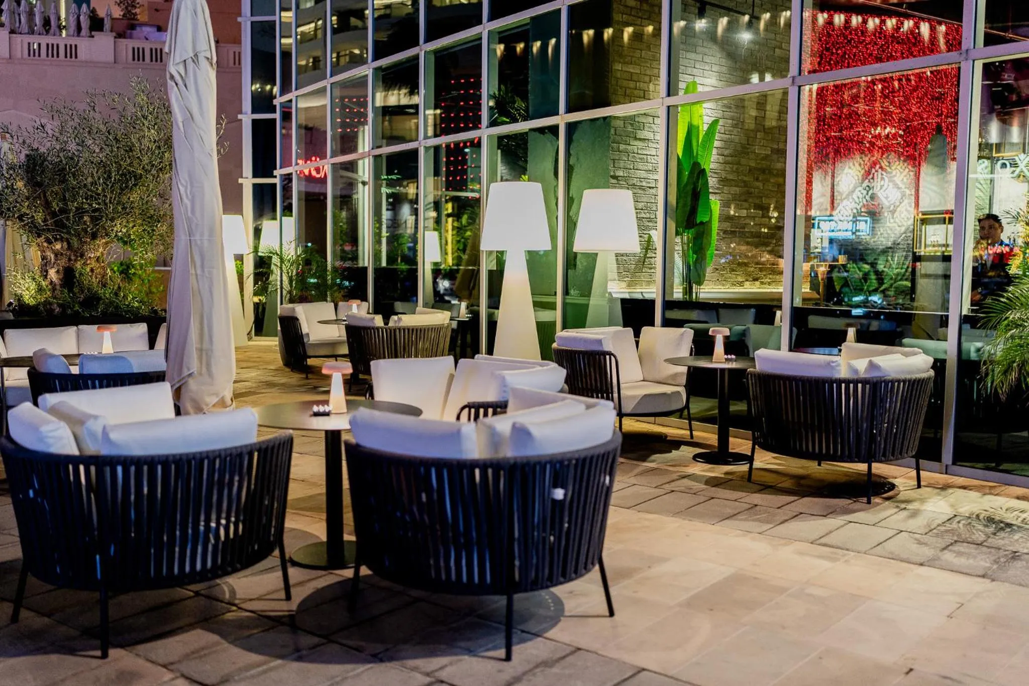 Restaurant/places to eat in Blue Beach Tower The Walk JBR