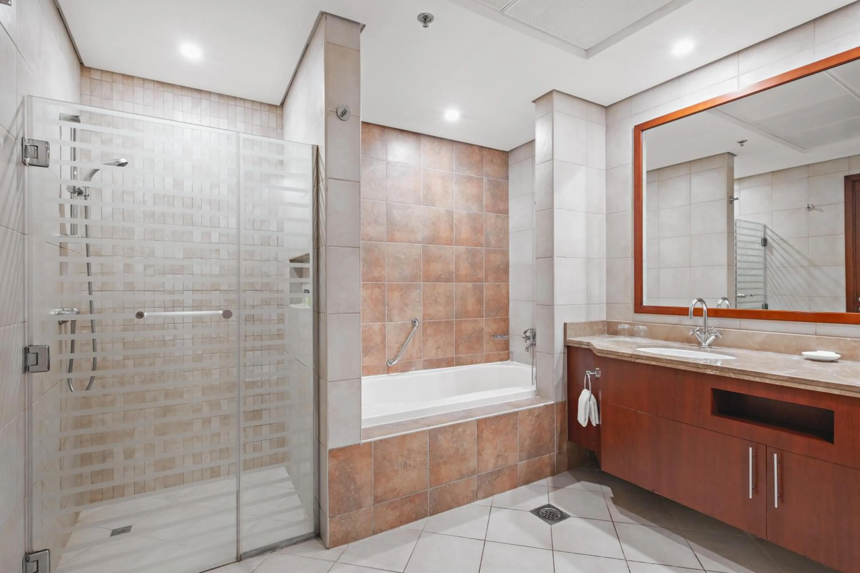 Shower in Blue Beach Tower The Walk JBR