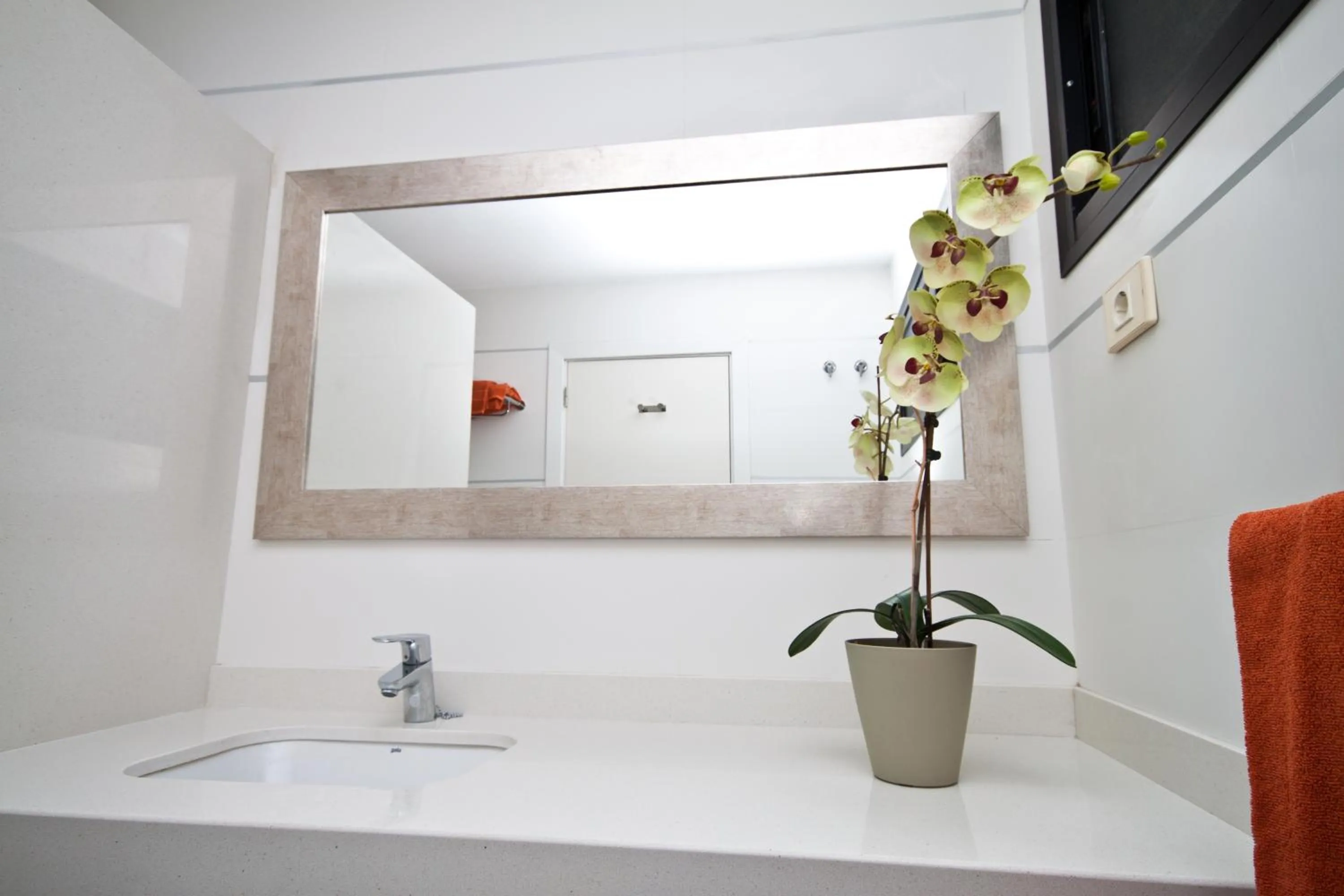 Bathroom in Amadores Beach Apartments