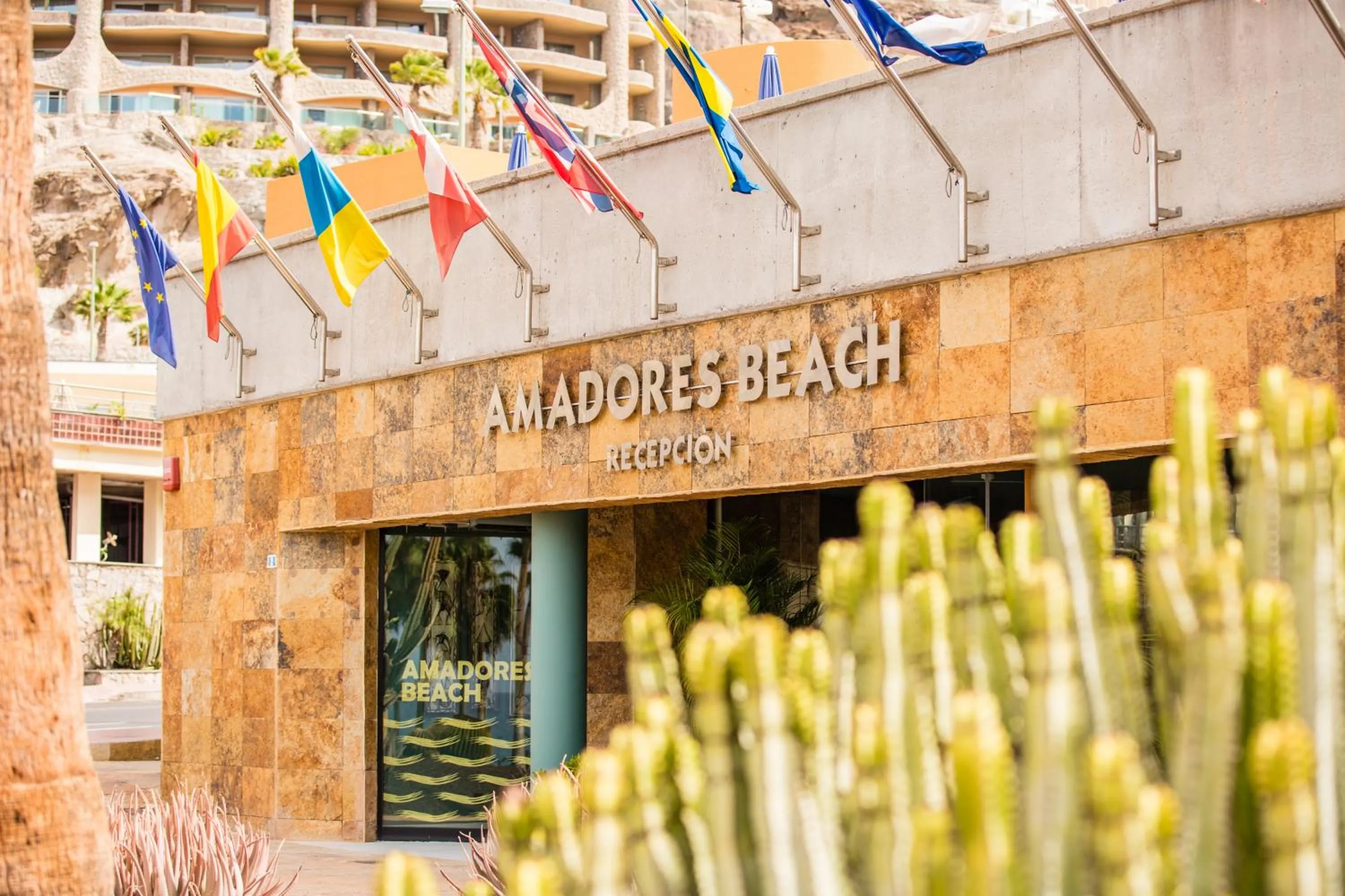 Facade/entrance in Amadores Beach Apartments