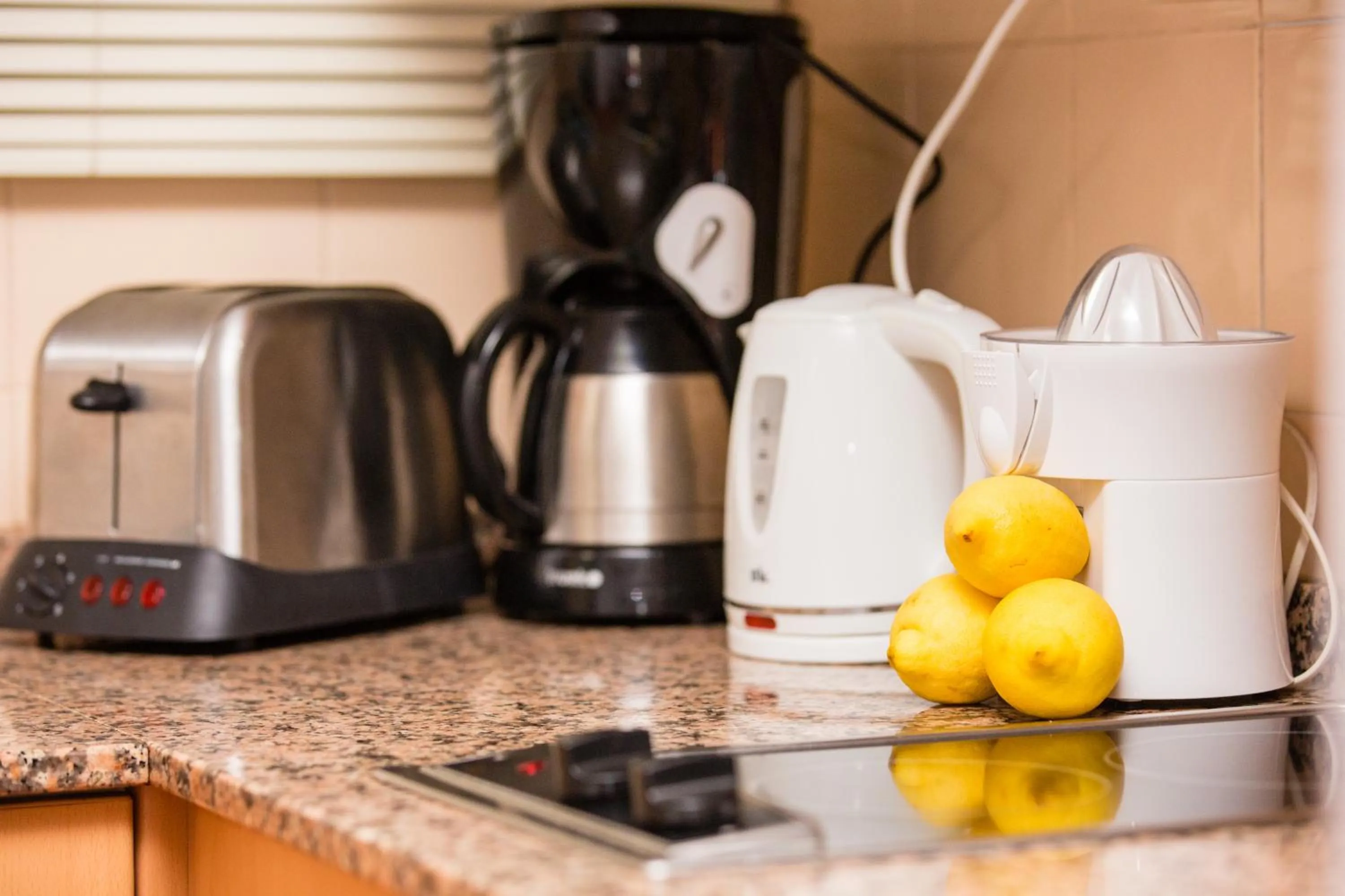 Coffee/tea facilities in Amadores Beach Apartments