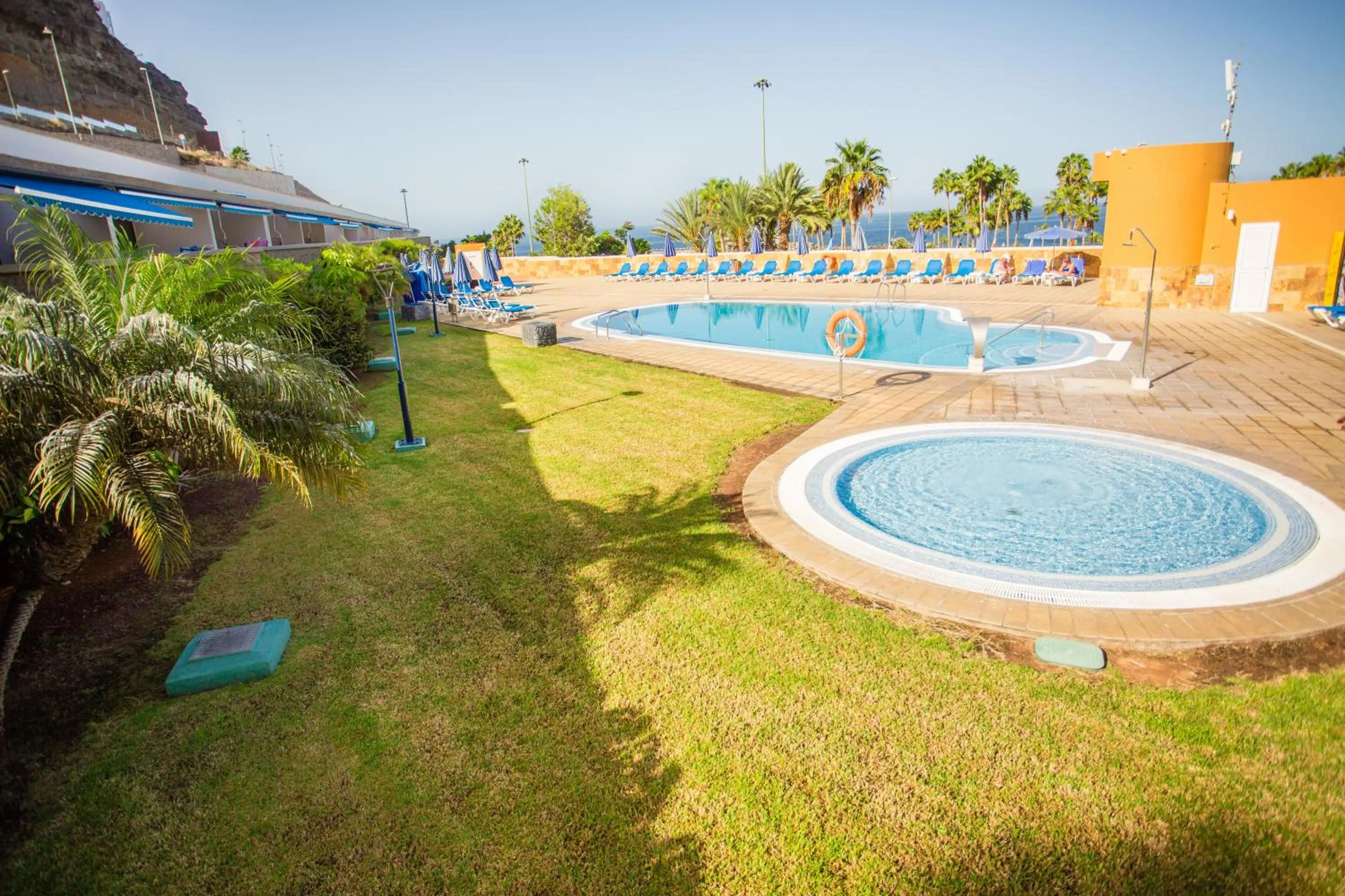 Garden in Amadores Beach Apartments