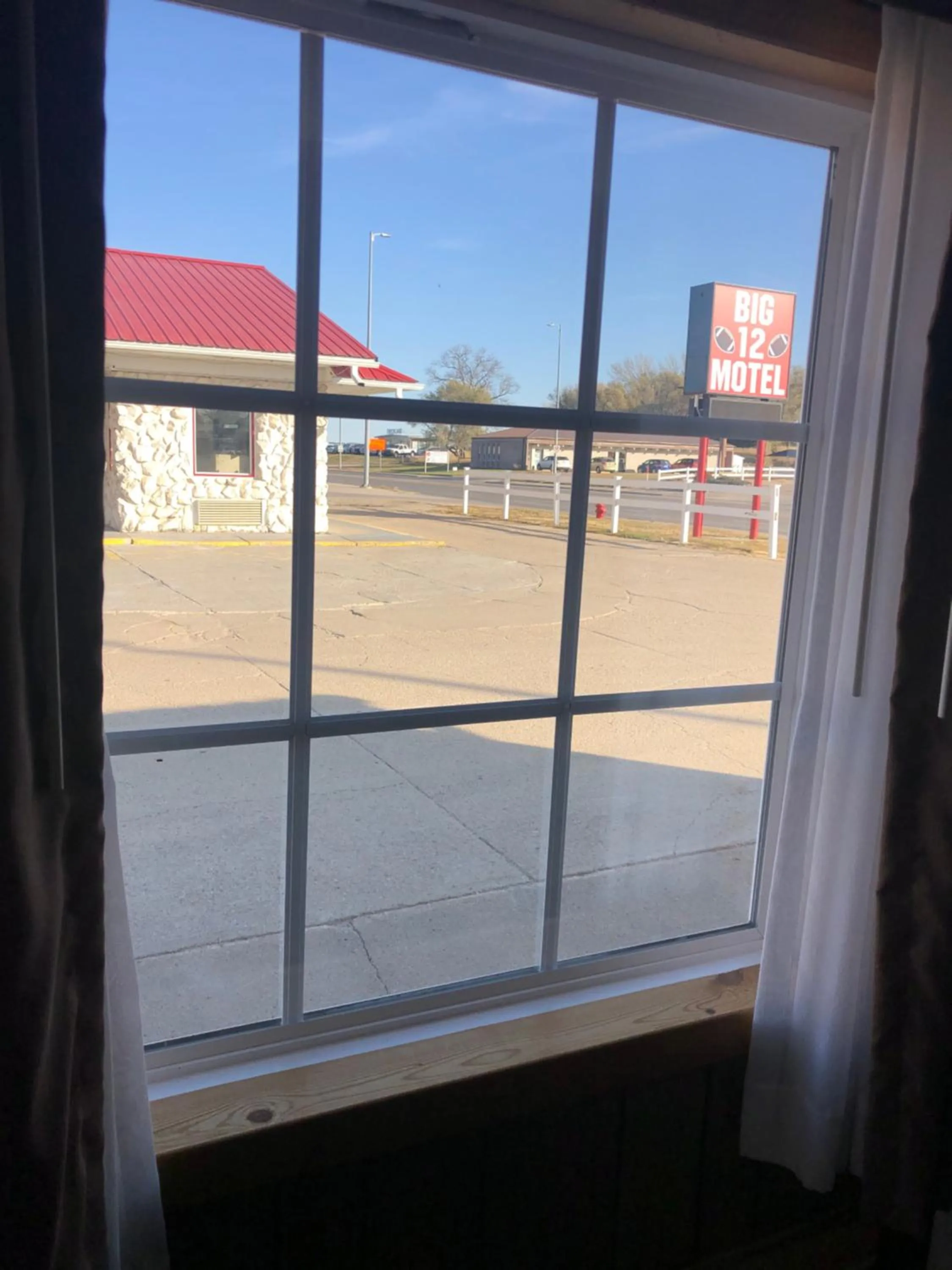 Big 12 Motel Broken Bow NE