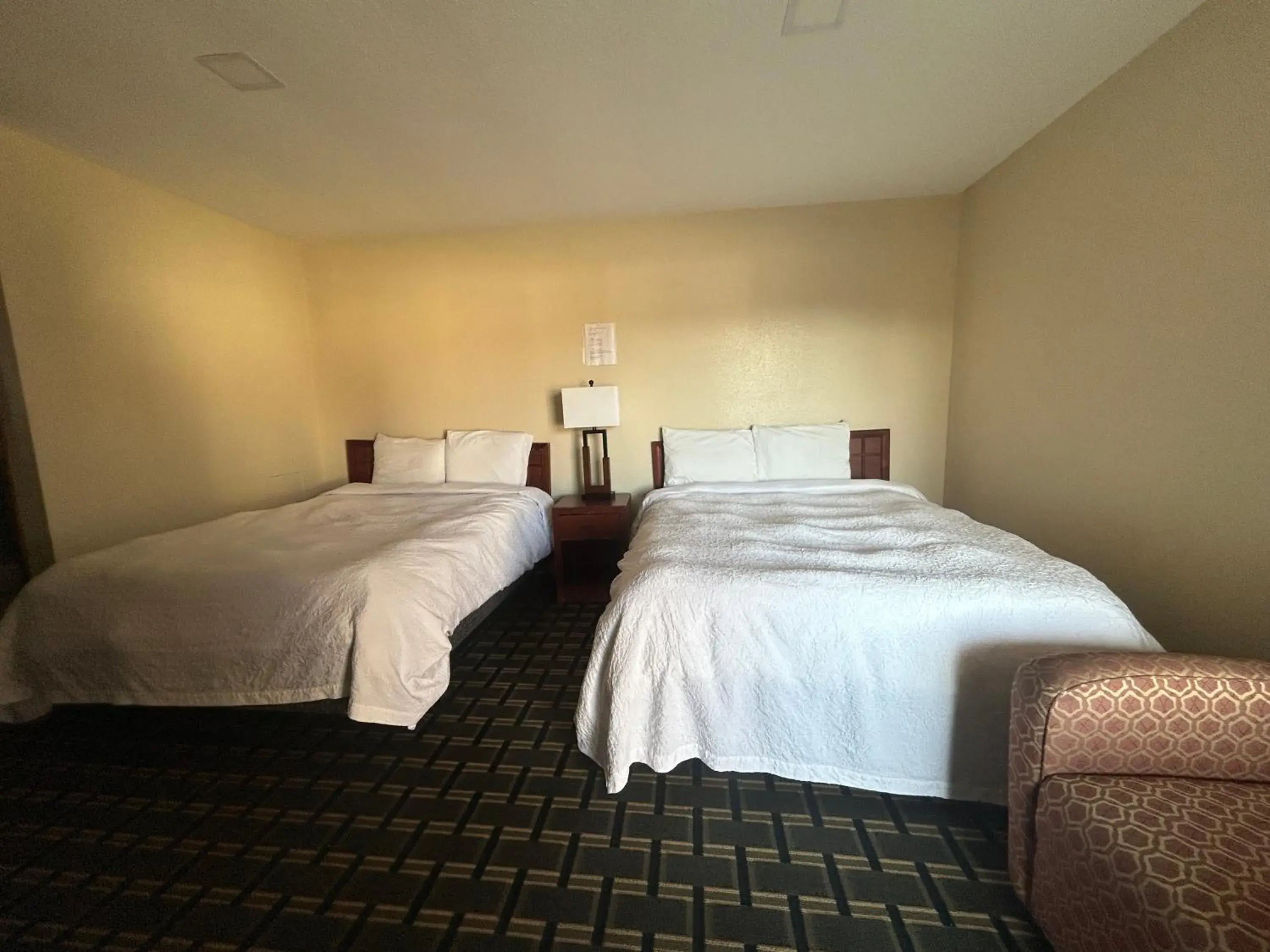 2 Queen Beds Non-Smoking in Big 12 Motel Broken Bow NE 2 Queen Beds Non-Smoking in Big 12 Motel Broken Bow NE