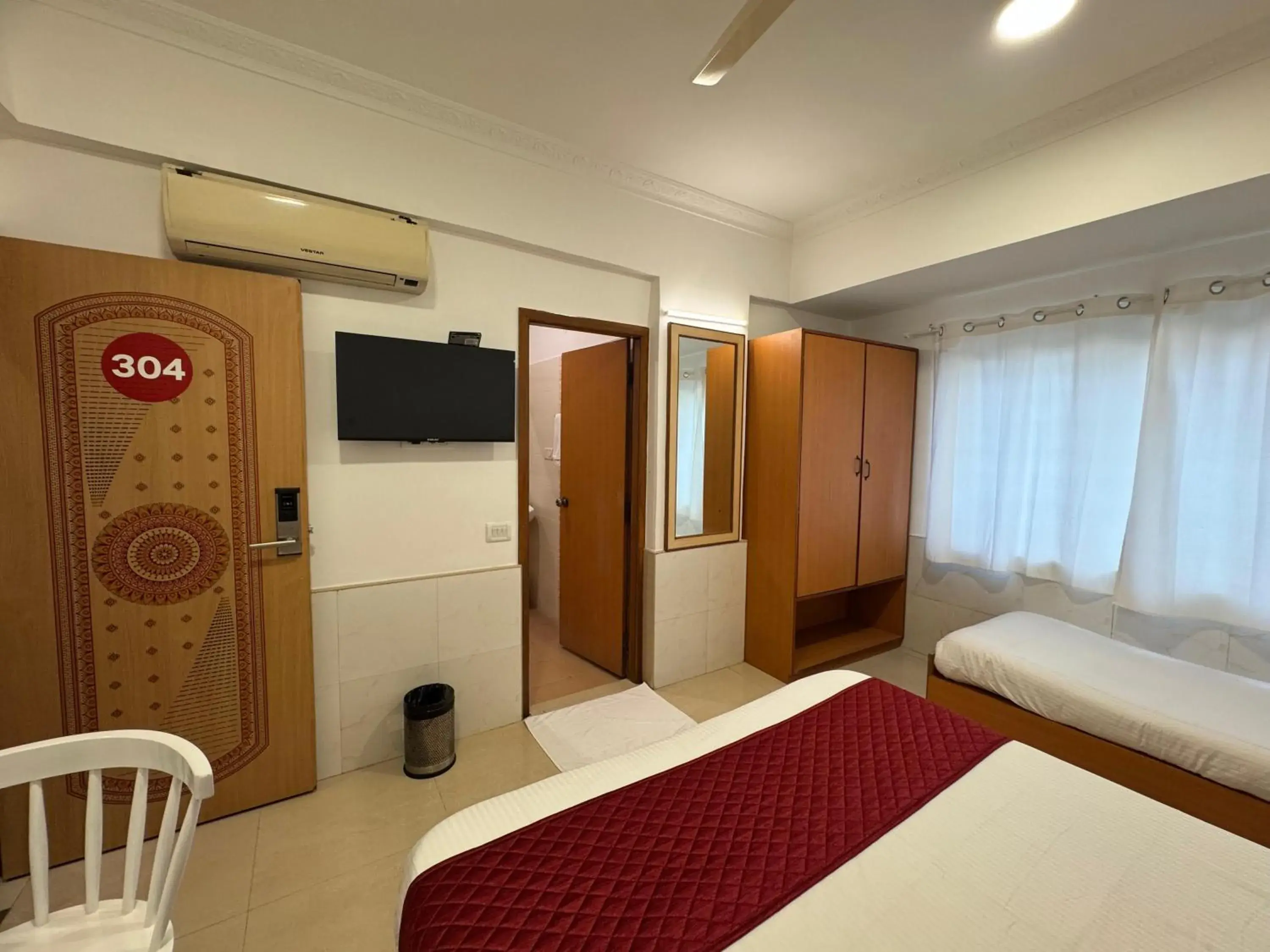 Standard Queen Room in Zipp Lite Murugeshpalya Standard Queen Room in Zipp Lite Murugeshpalya