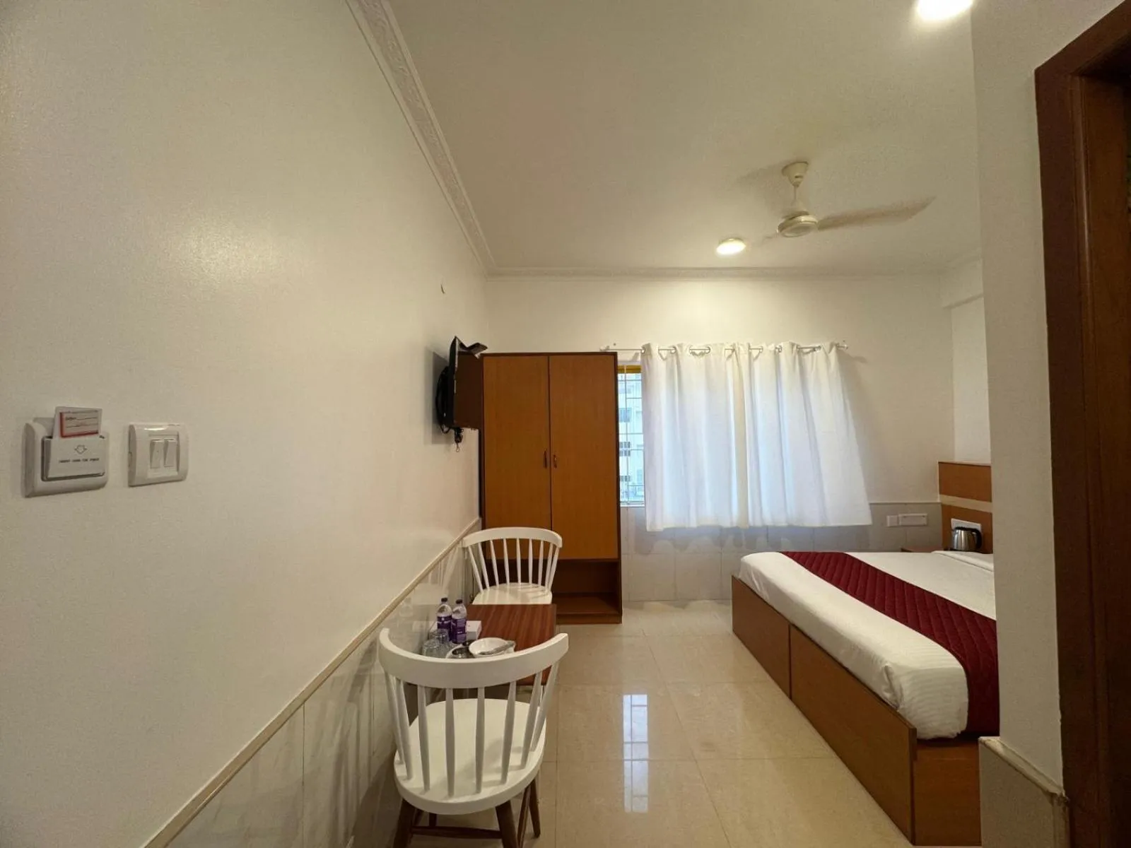 Seating area, Bed in Zipp Lite Murugeshpalya