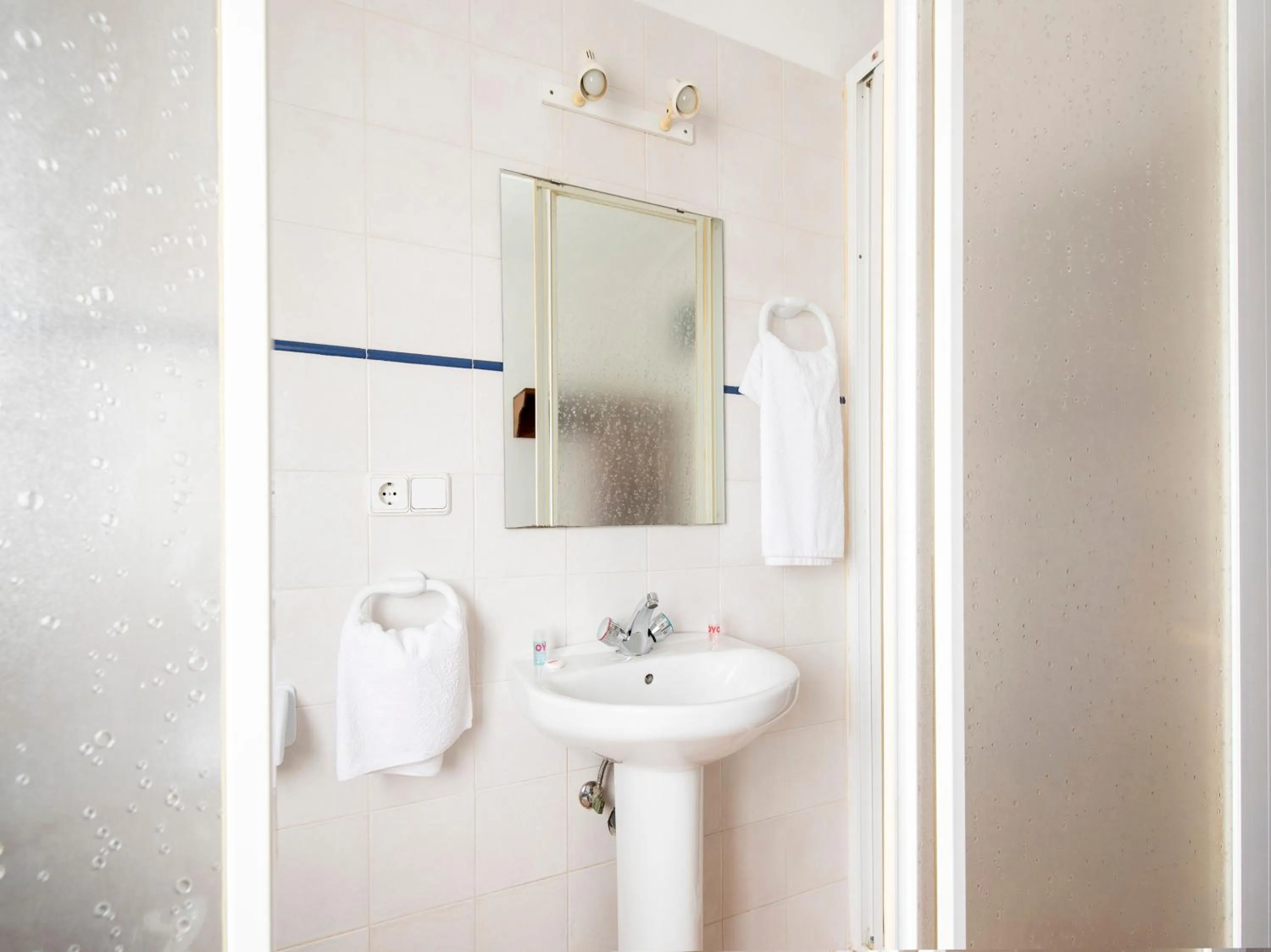 Bathroom in Hostal Santiago