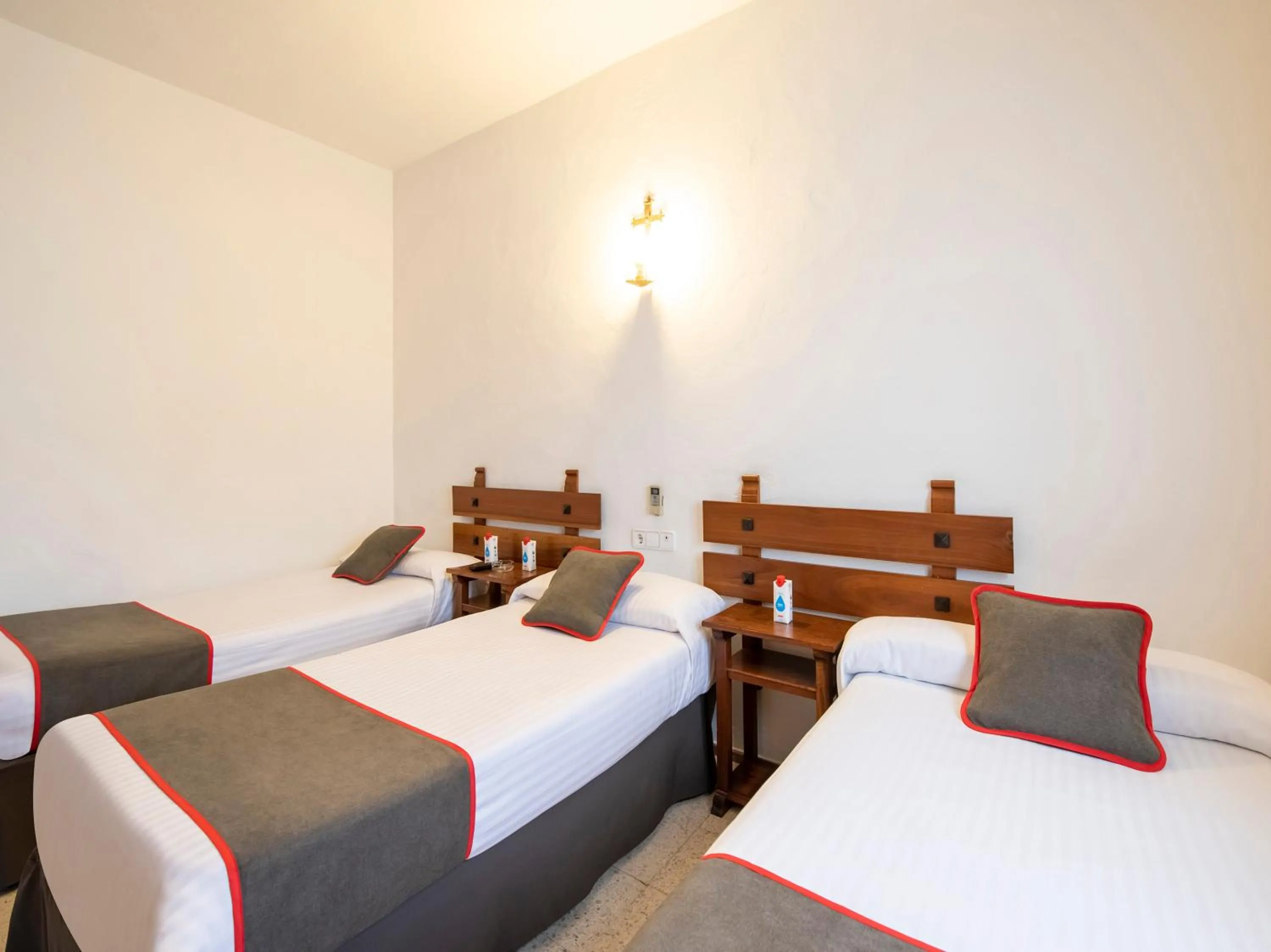 Bed in Hostal Santiago