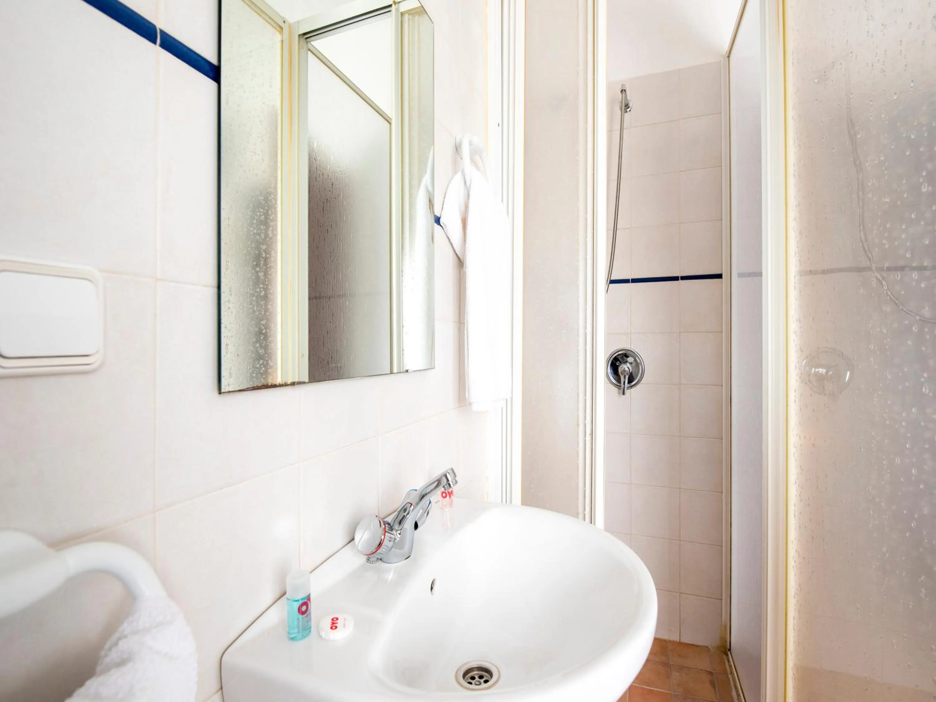 Bathroom in Hostal Santiago