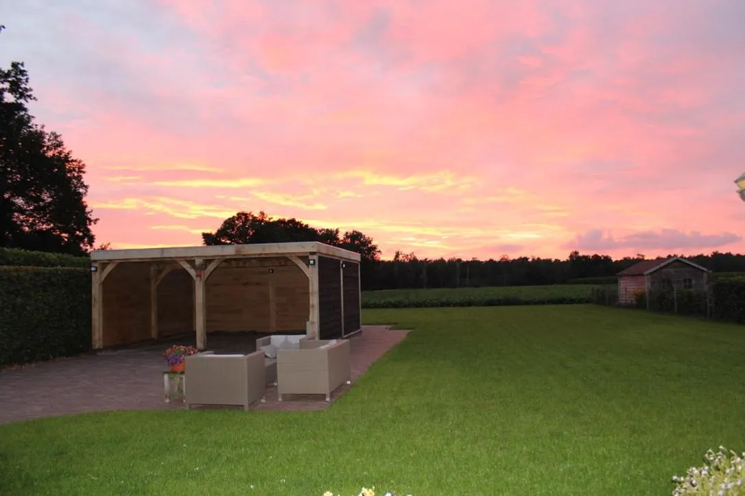 Garden view in B&B 't Mjeels Pierke