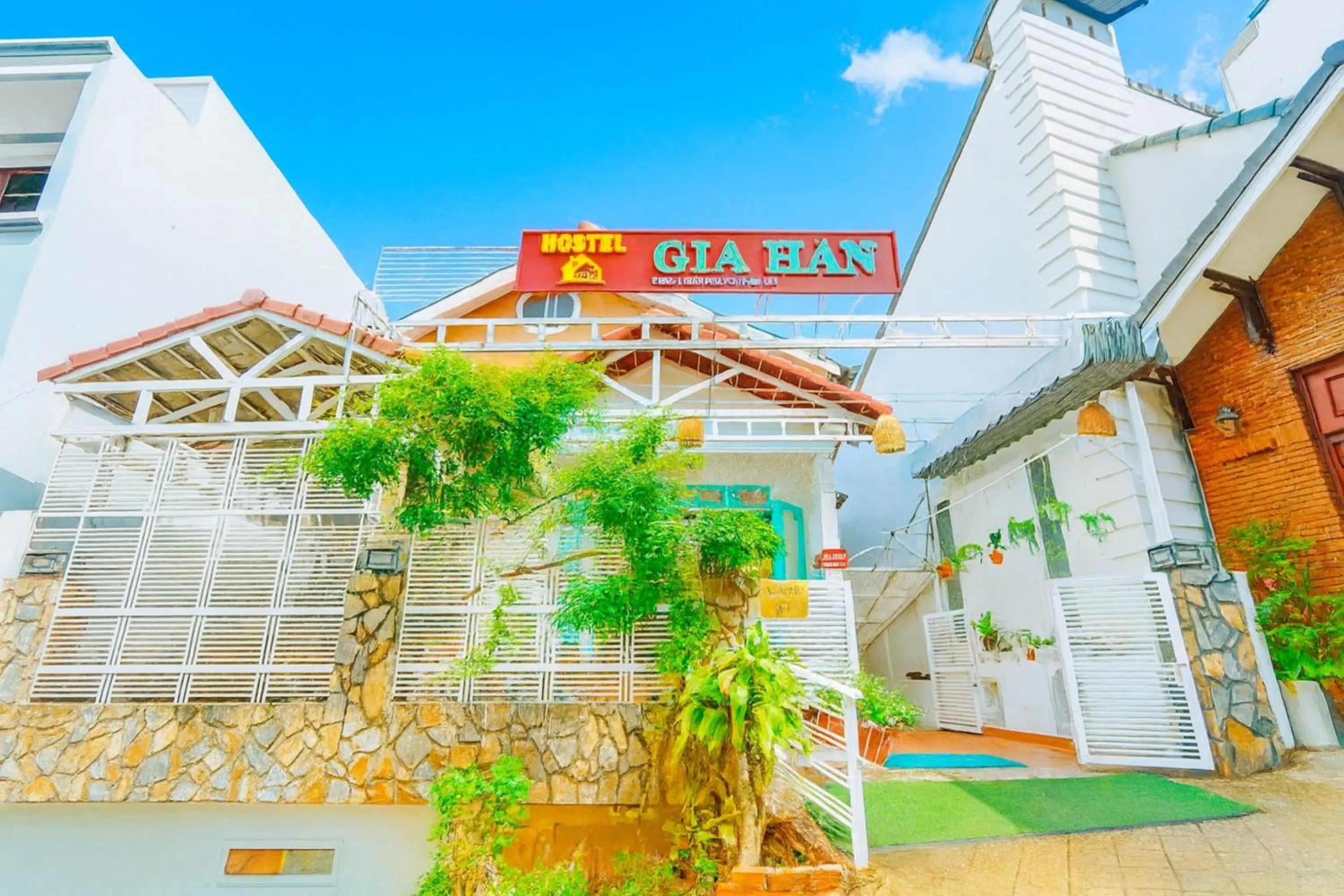 Property building in Gia Hân Hotel