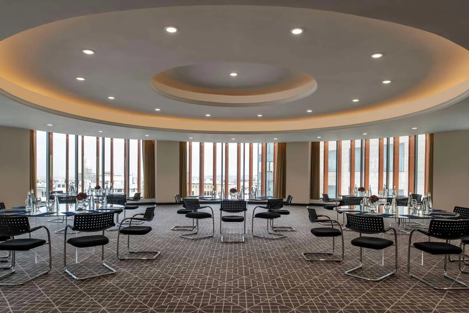 Meeting/conference room in Signia by Hilton