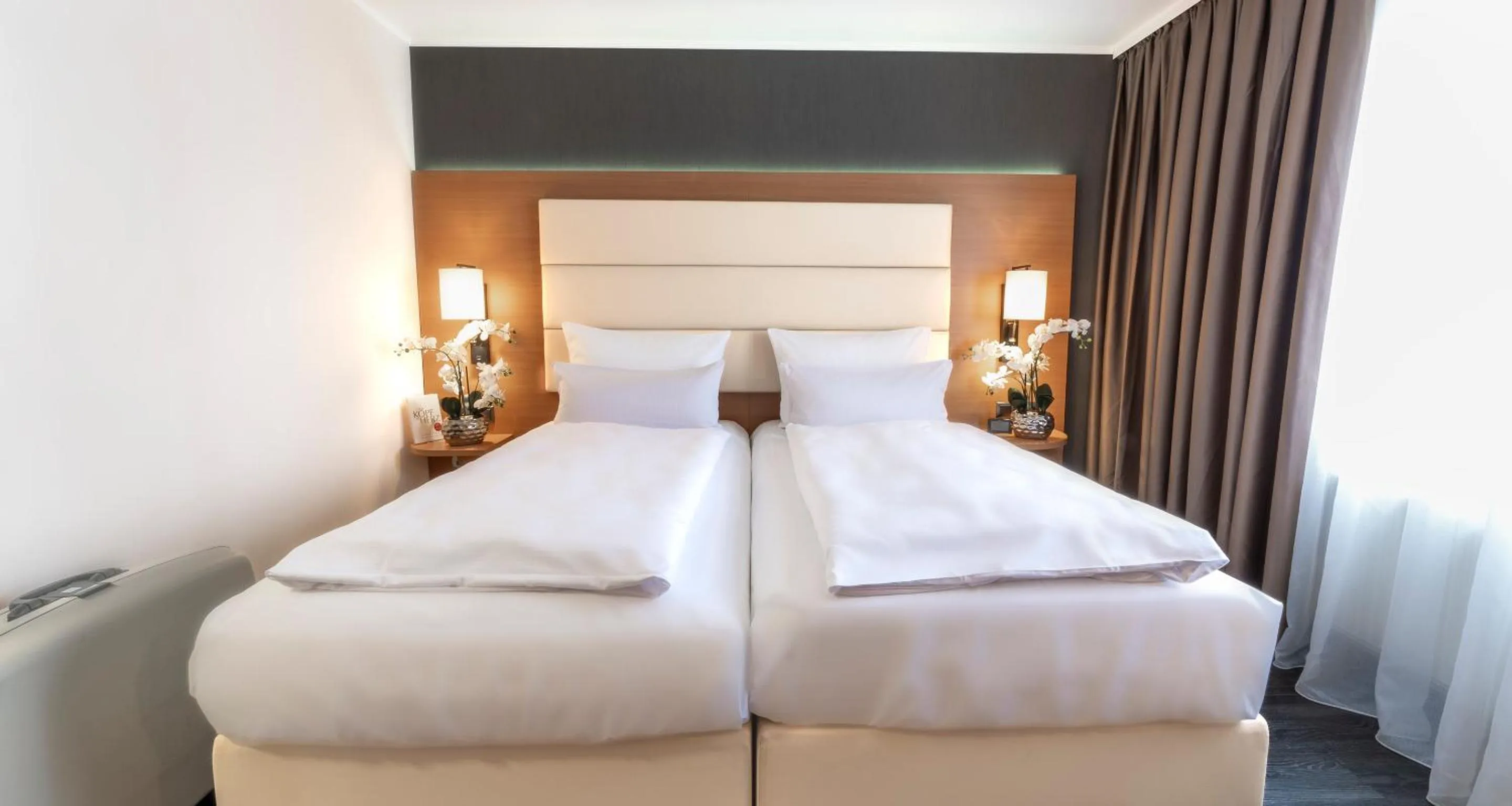 Bed in PLAZA INN Heilbronn