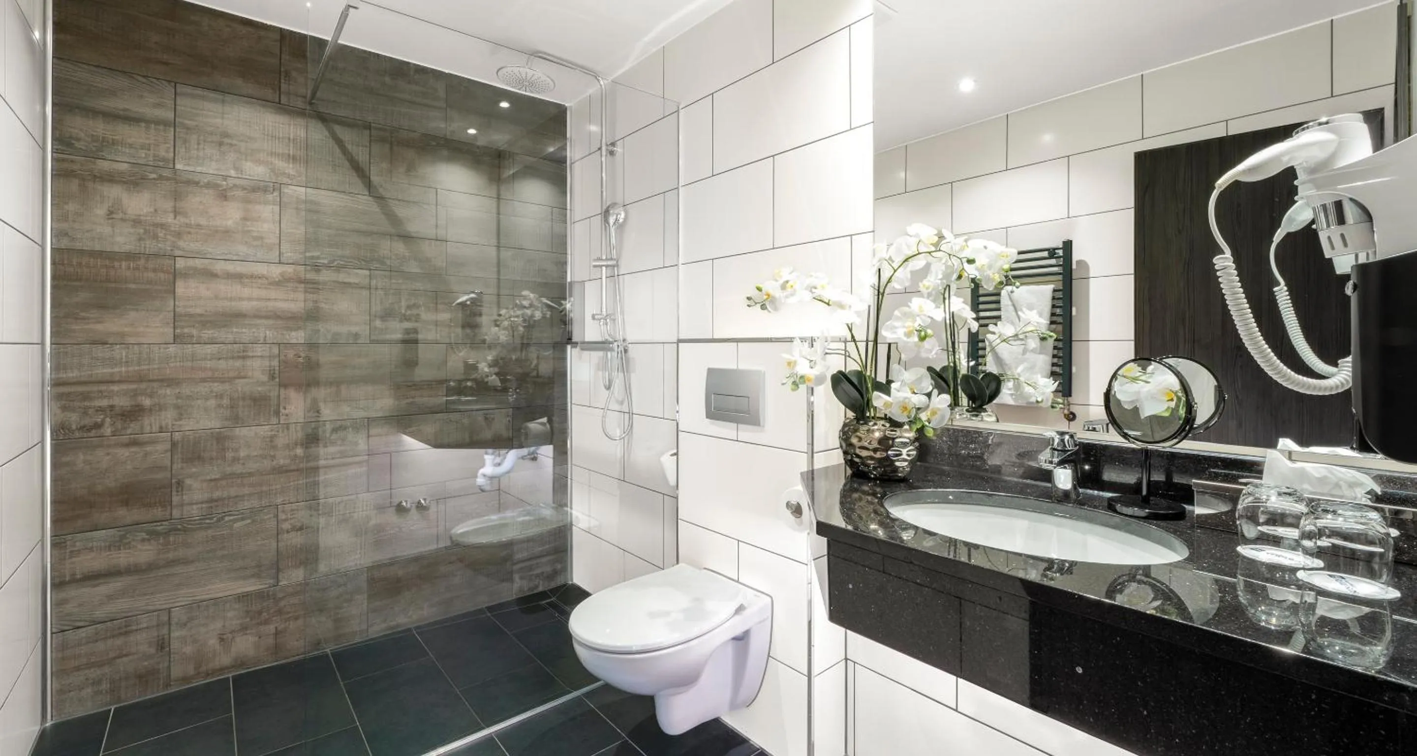 Shower in PLAZA INN Heilbronn