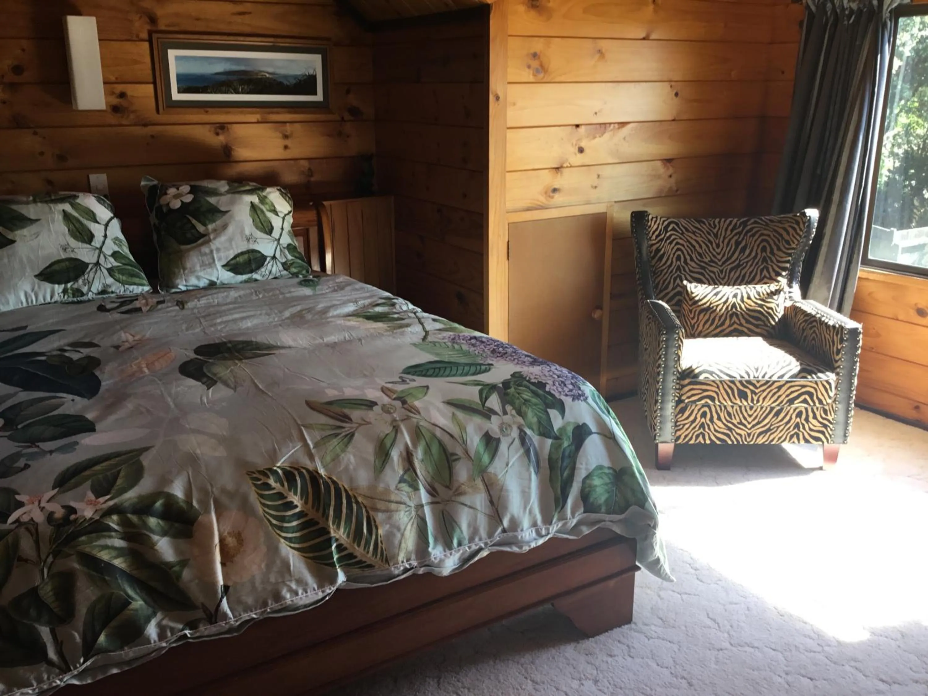 Bed in Norfolk Gardens Bed and Breakfast