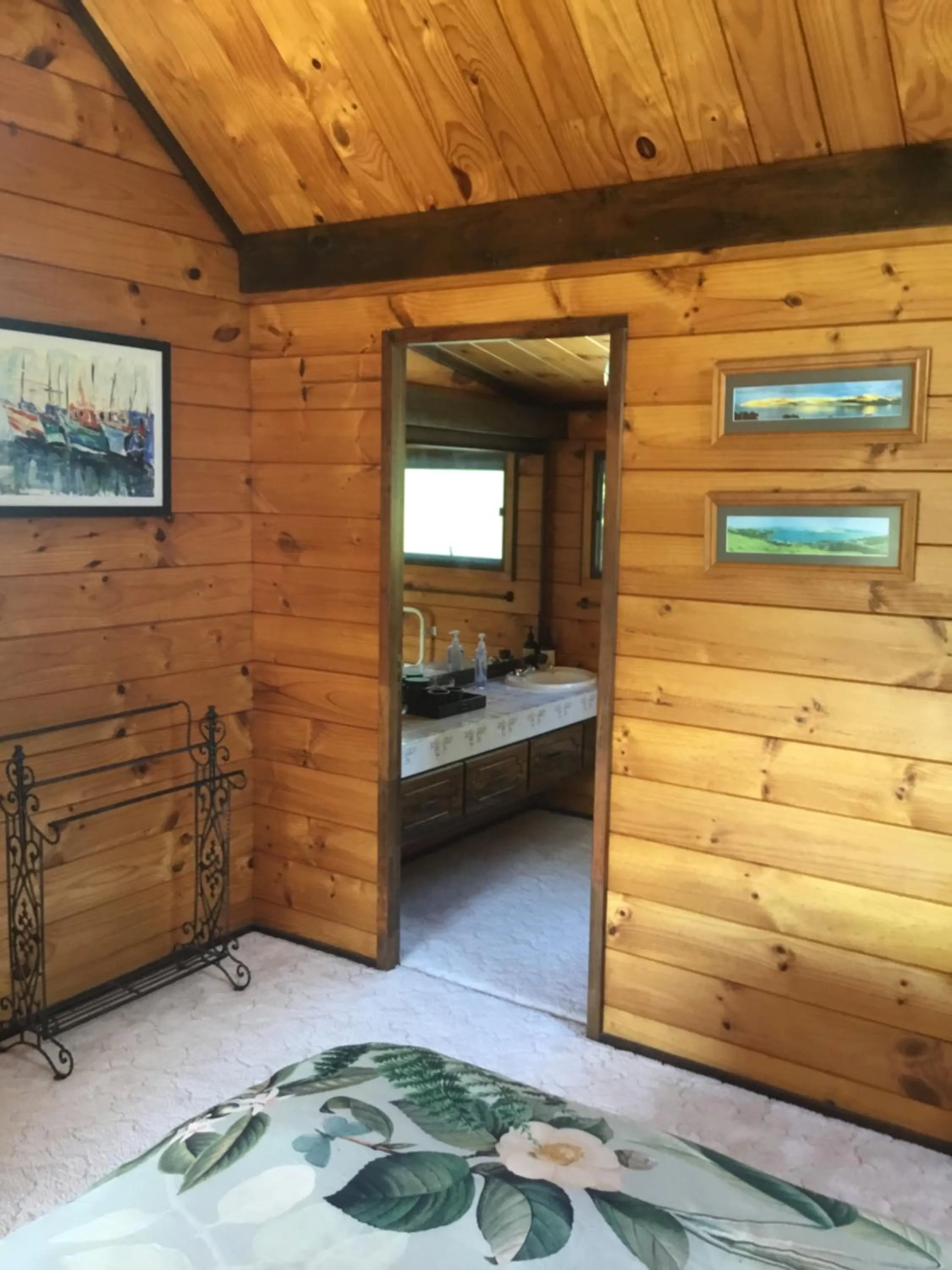 Bed in Norfolk Gardens Bed and Breakfast