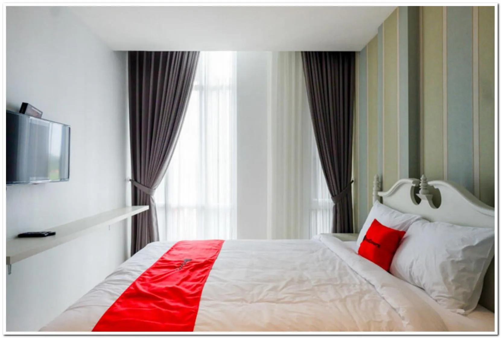 Bed in RedDoorz Plus @ Madukoro Raya Semarang