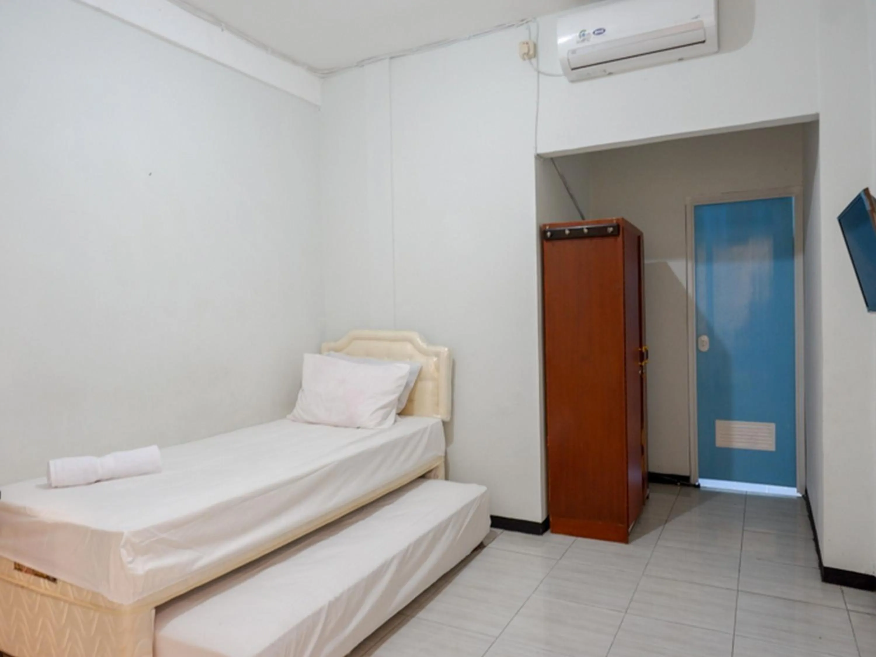 Bed in KoolKost Syariah near RSUP Dr Kariadi Semarang Minimum Stay 6 nights