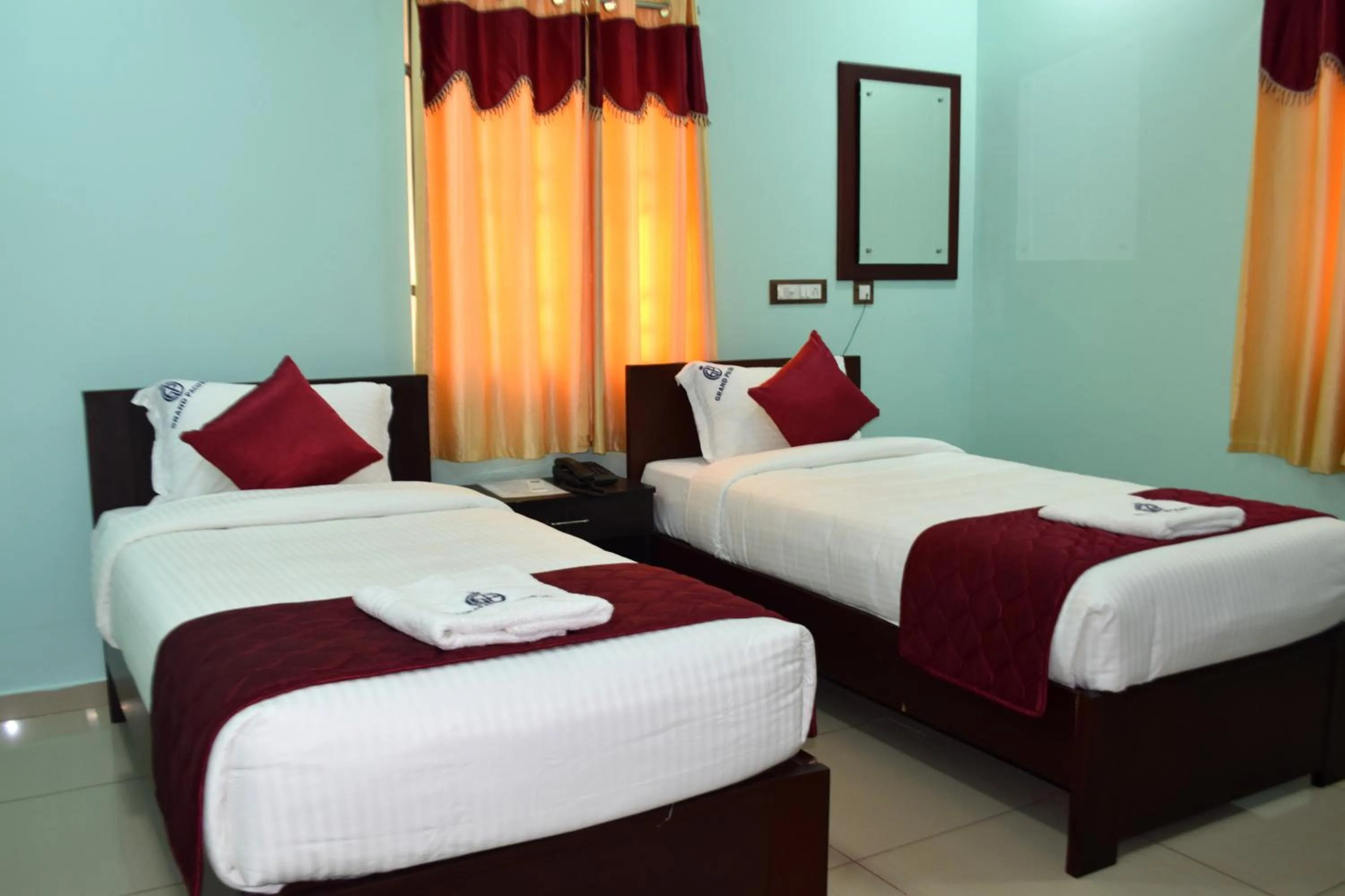 Photo of the whole room, Bed in Grand Pacific