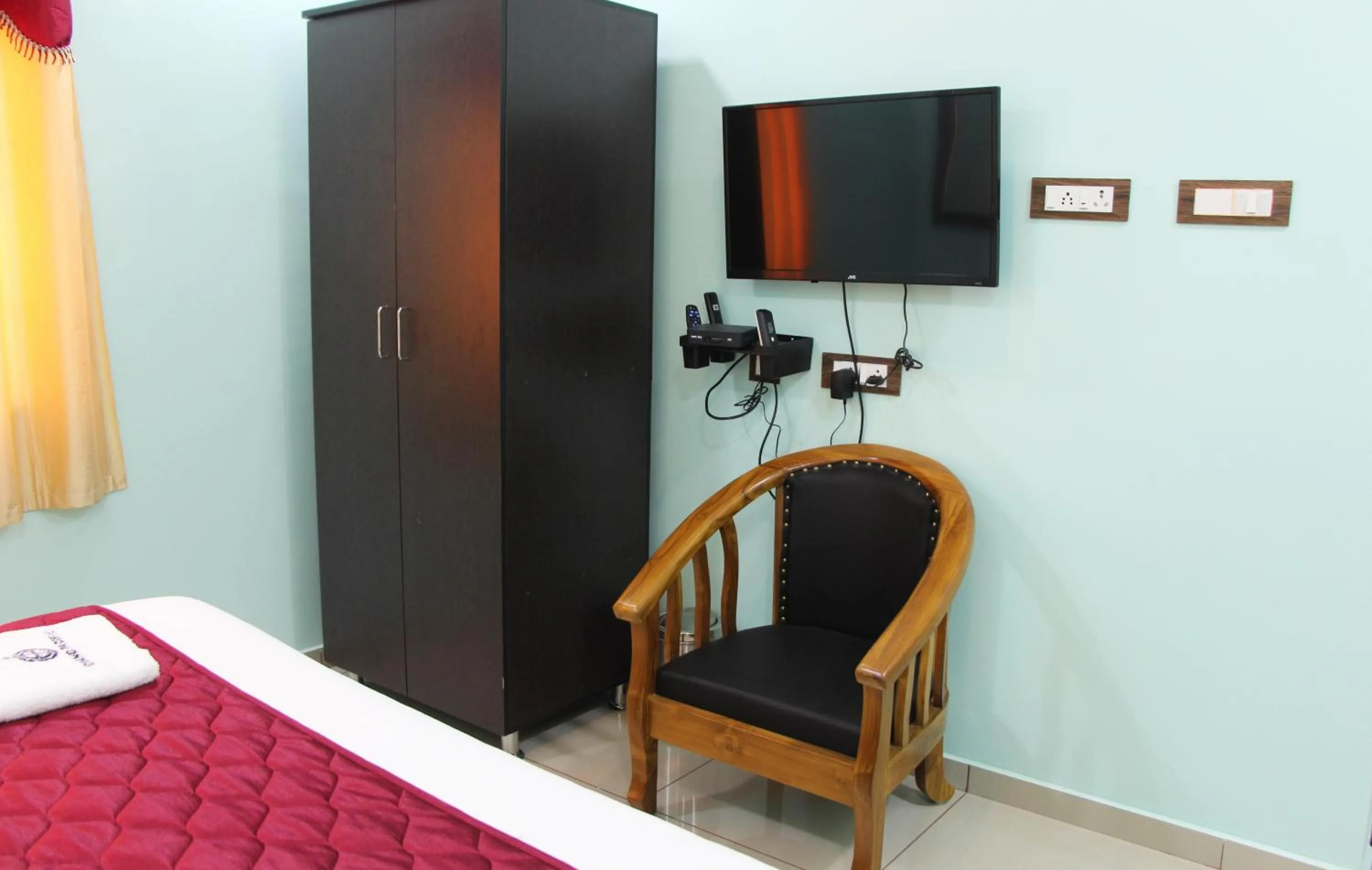 Bedroom, Bed in Grand Pacific