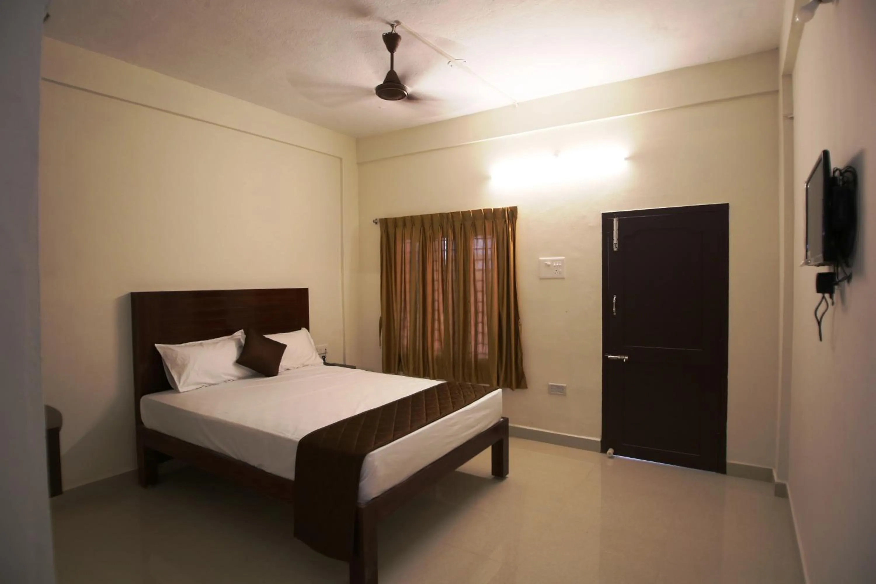 Bed in Grand Pacific