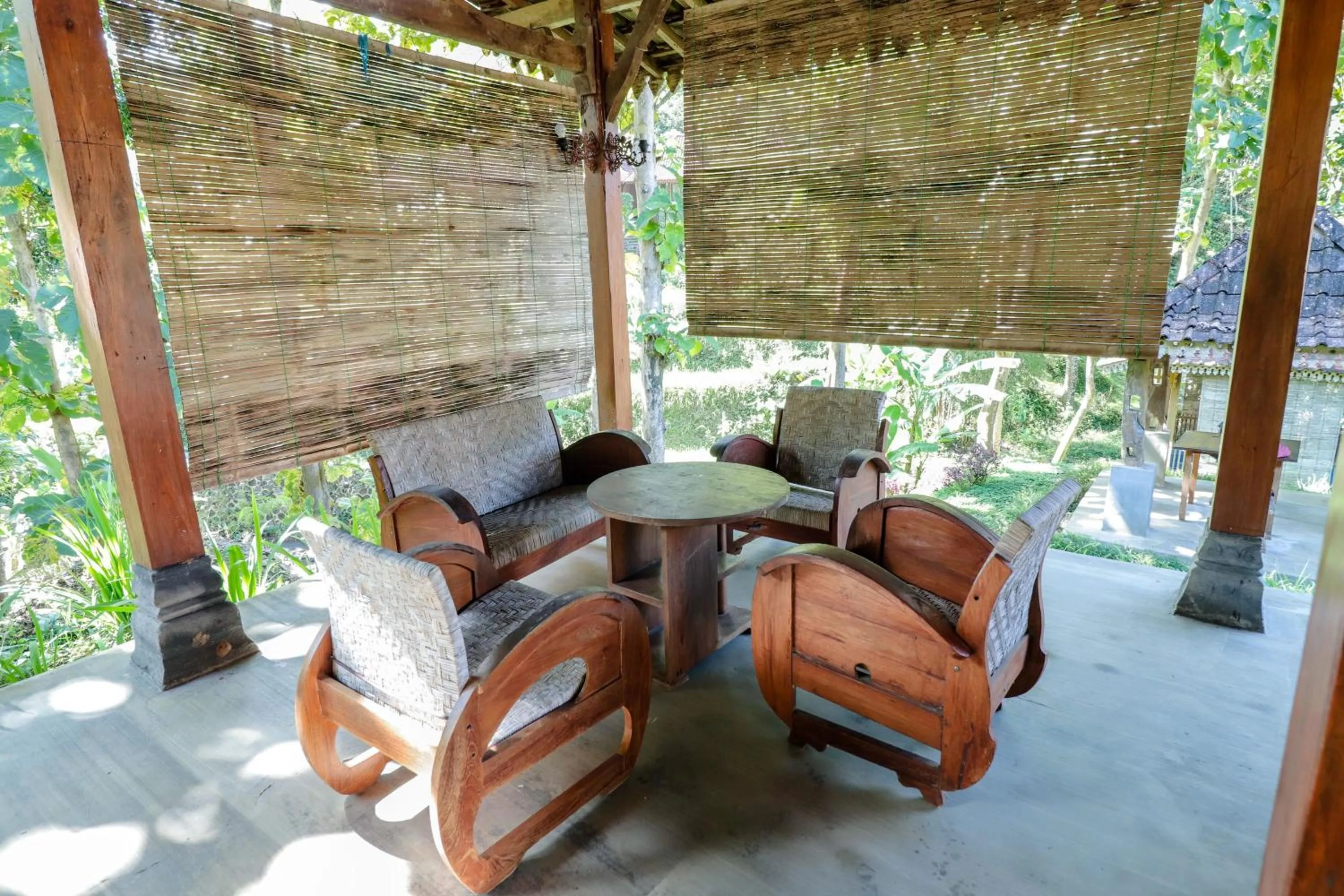 Other in Balkondes Kenalan